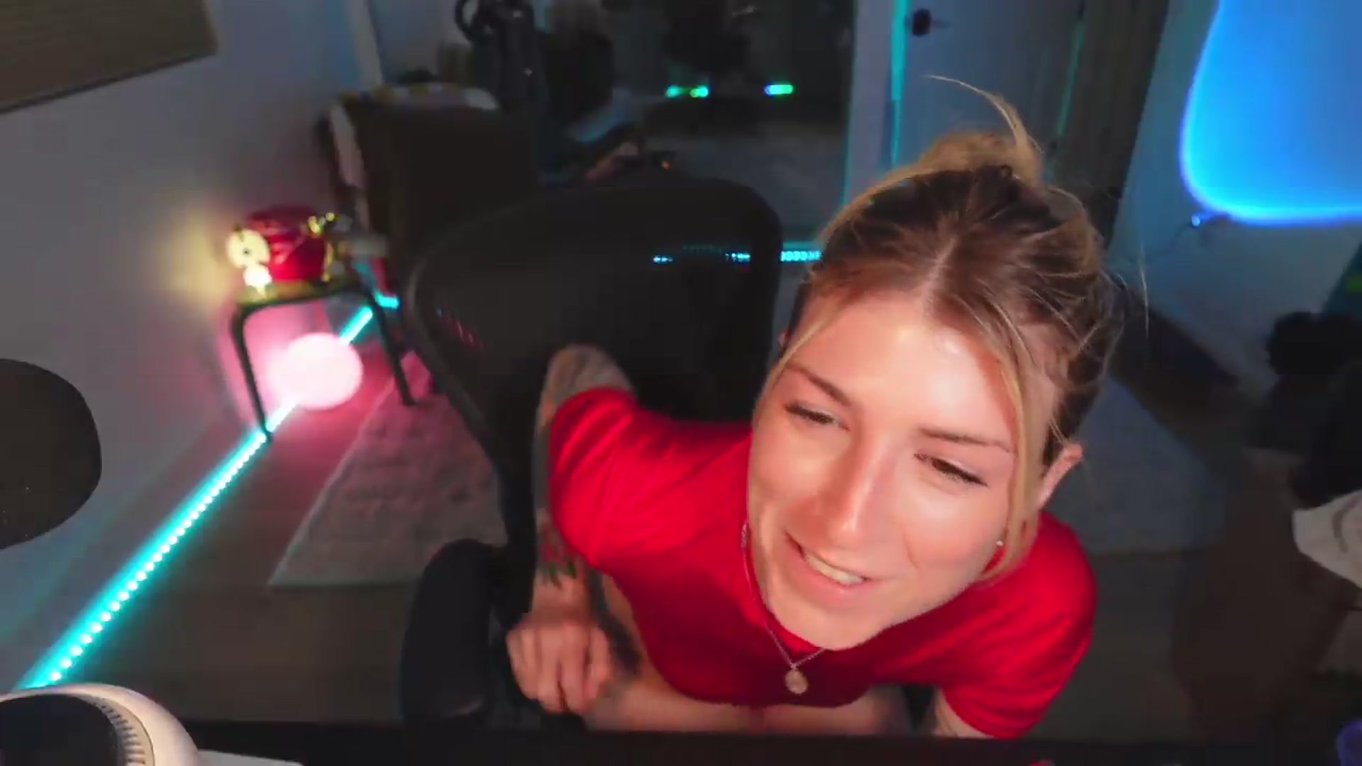 Gallery image thumbnail from stoney_fox's myfreecams stream on, 04/20/2026, 05:09 image 19 of 20