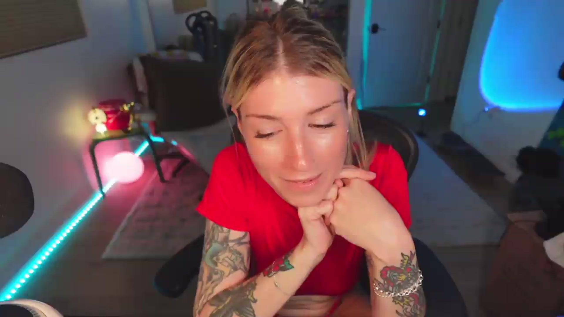 Gallery image thumbnail from stoney_fox's myfreecams stream on, 04/20/2026, 05:09 image 13 of 20