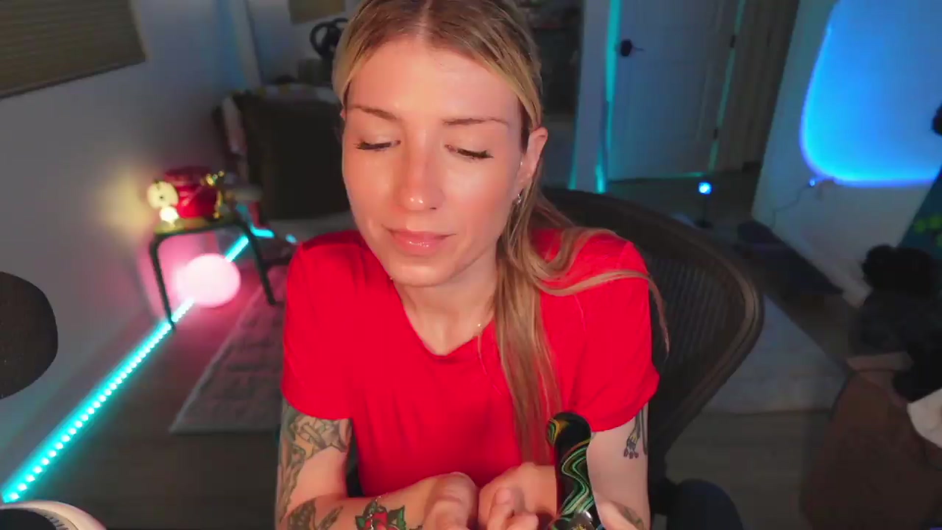 Gallery image thumbnail from stoney_fox's myfreecams stream on, 04/20/2026, 05:09 image 11 of 20