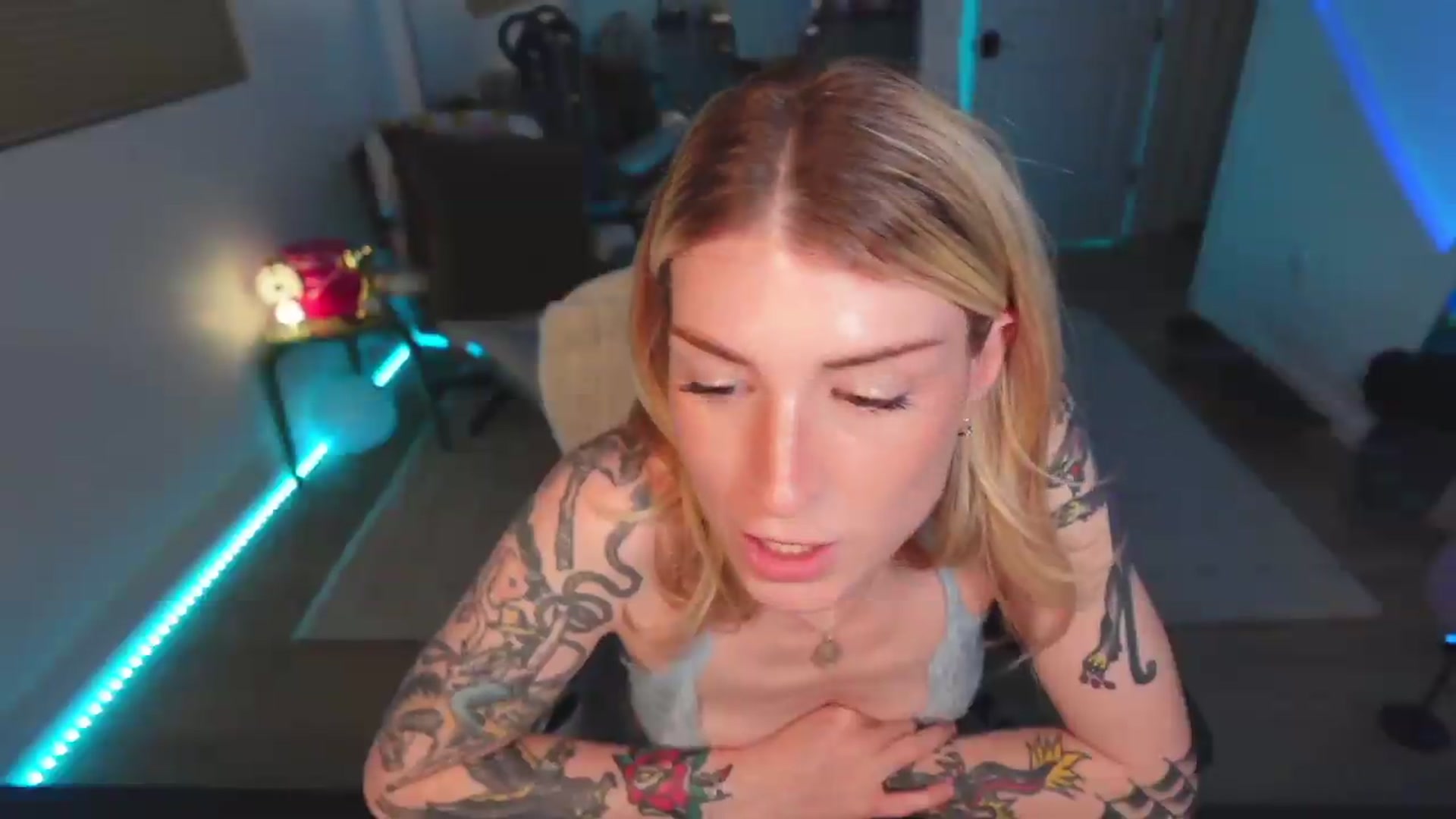 Gallery image thumbnail from stoney_fox's myfreecams stream on, 04/22/2026, 03:39 image 18 of 20
