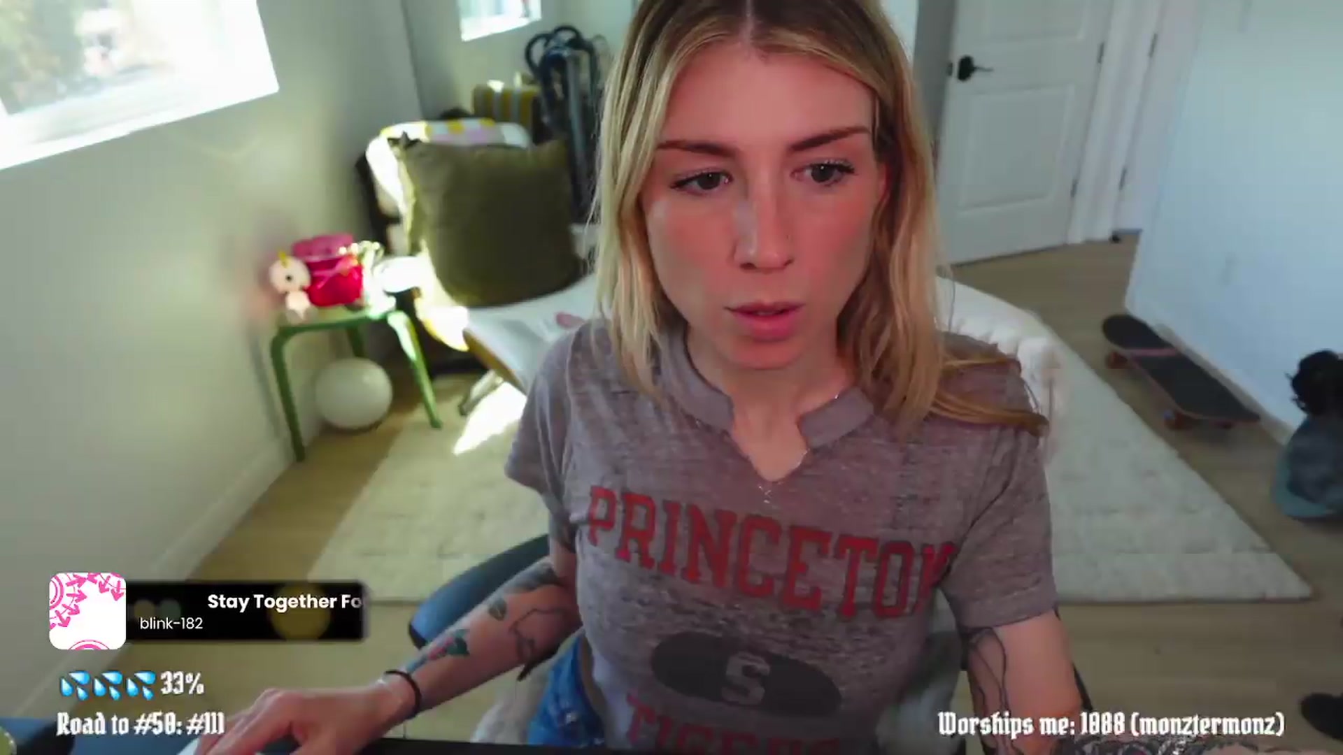 Gallery image thumbnail from stoney_fox's myfreecams stream on, 04/27/2026, 23:07 image 17 of 20
