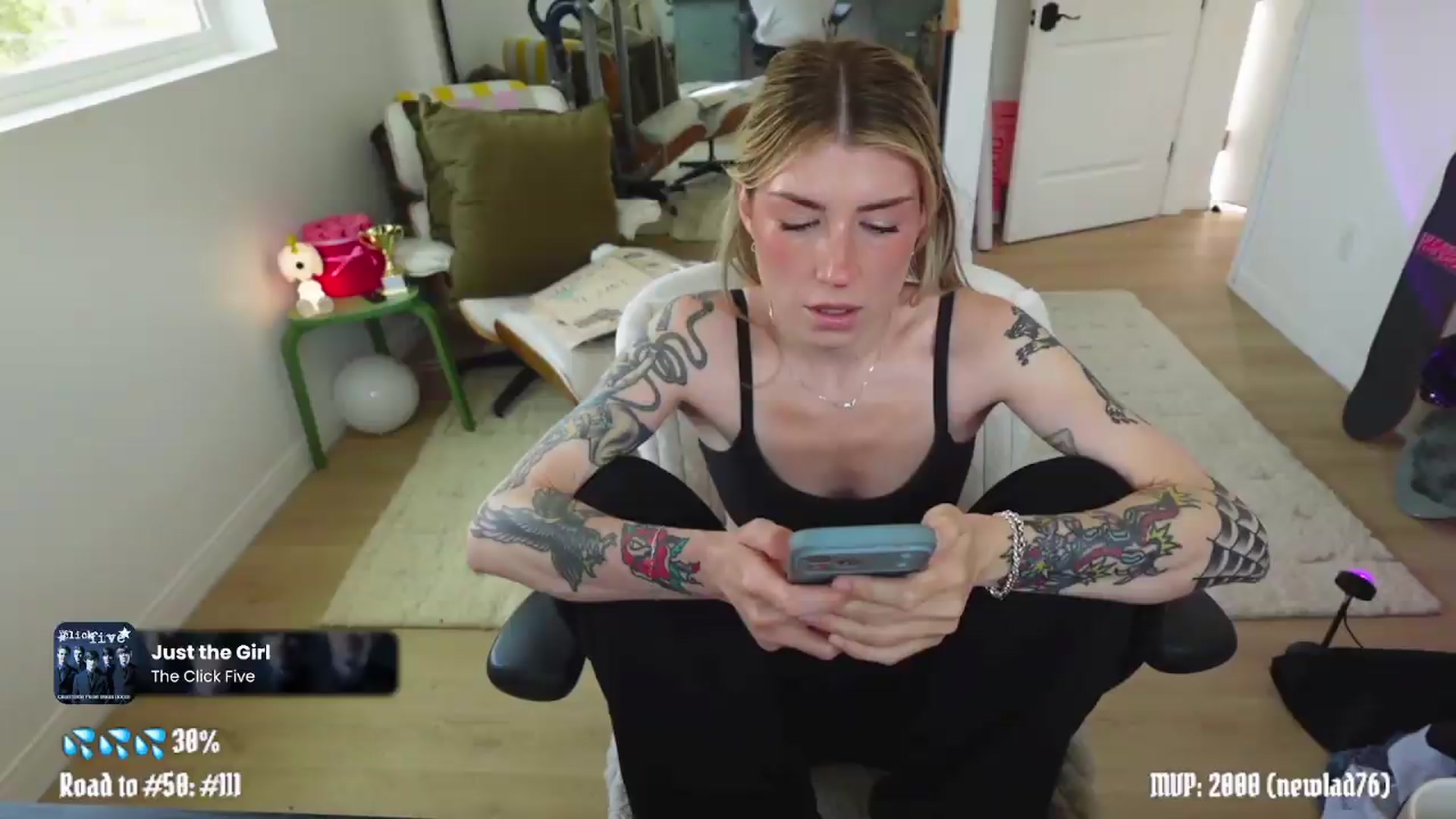 Gallery image thumbnail from stoney_fox's myfreecams stream on, 05/09/2026, 18:21 image 17 of 20