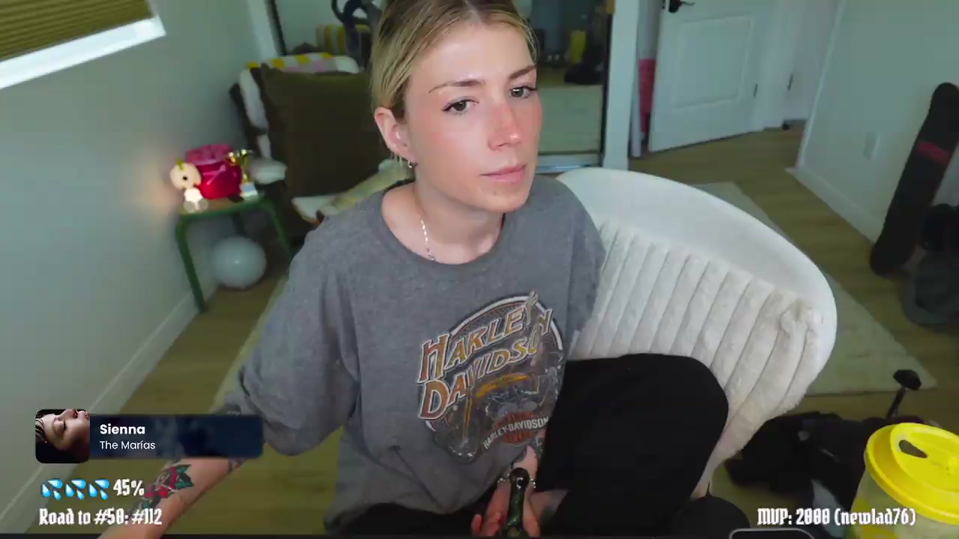 Gallery image thumbnail from stoney_fox's myfreecams stream on, 05/10/2026, 20:50 image 6 of 20