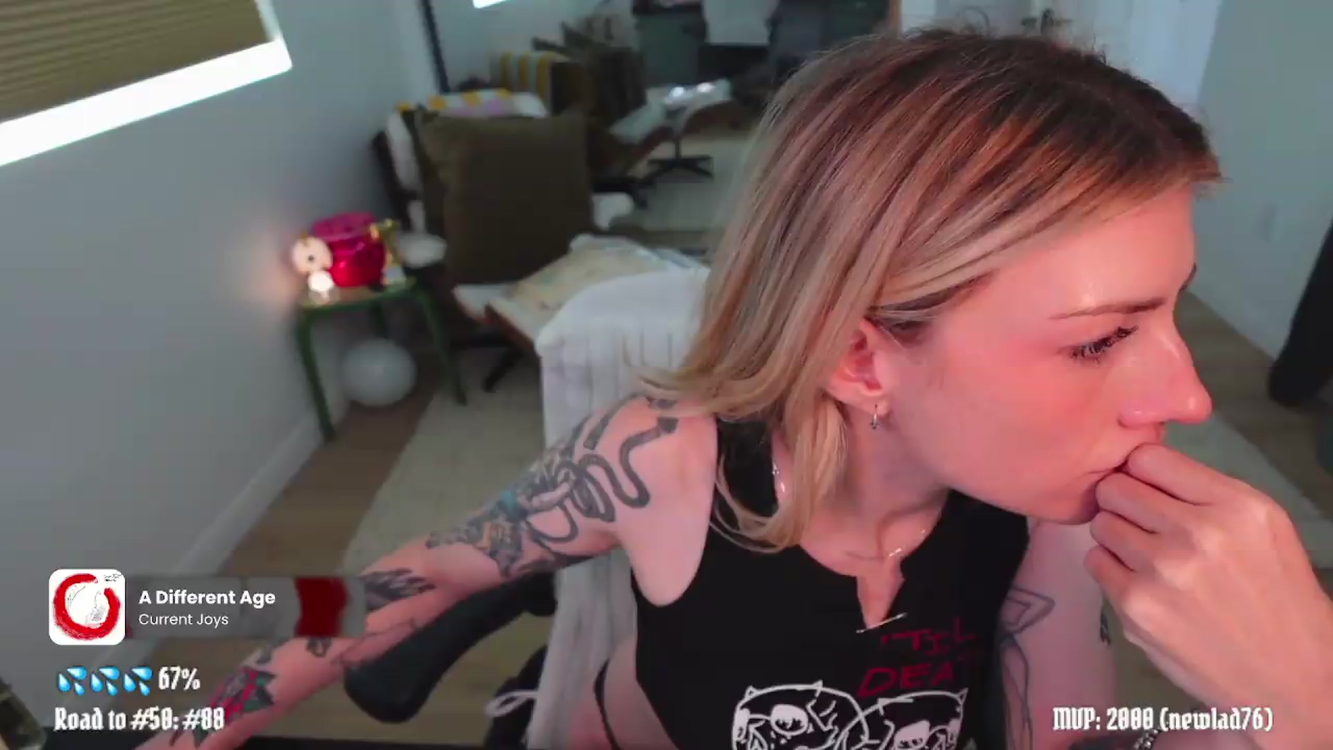 Gallery image thumbnail from stoney_fox's myfreecams stream on, 05/11/2026, 23:54 image 17 of 20