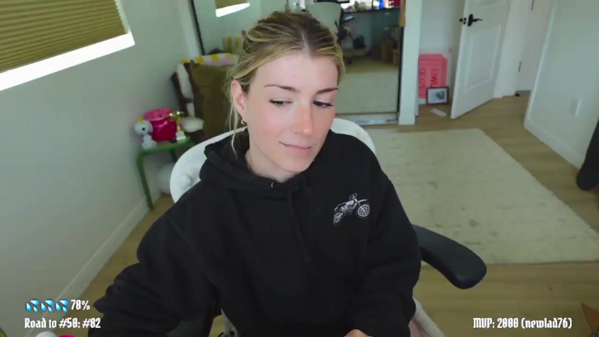 Gallery image thumbnail from stoney_fox's myfreecams stream on, 05/13/2026, 24:03 image 16 of 20