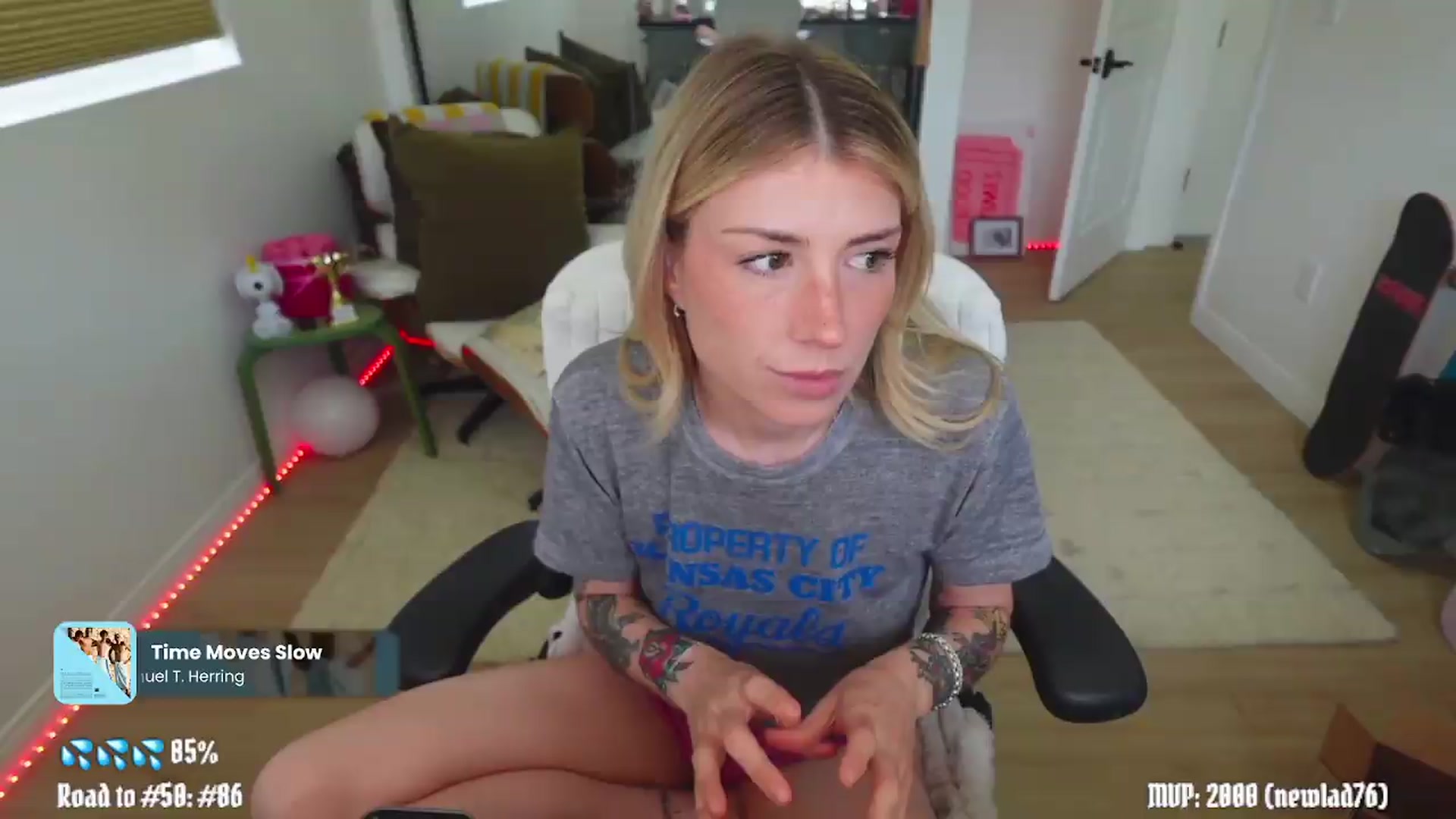 Gallery image thumbnail from stoney_fox's myfreecams stream on, 05/13/2026, 21:42 image 17 of 20