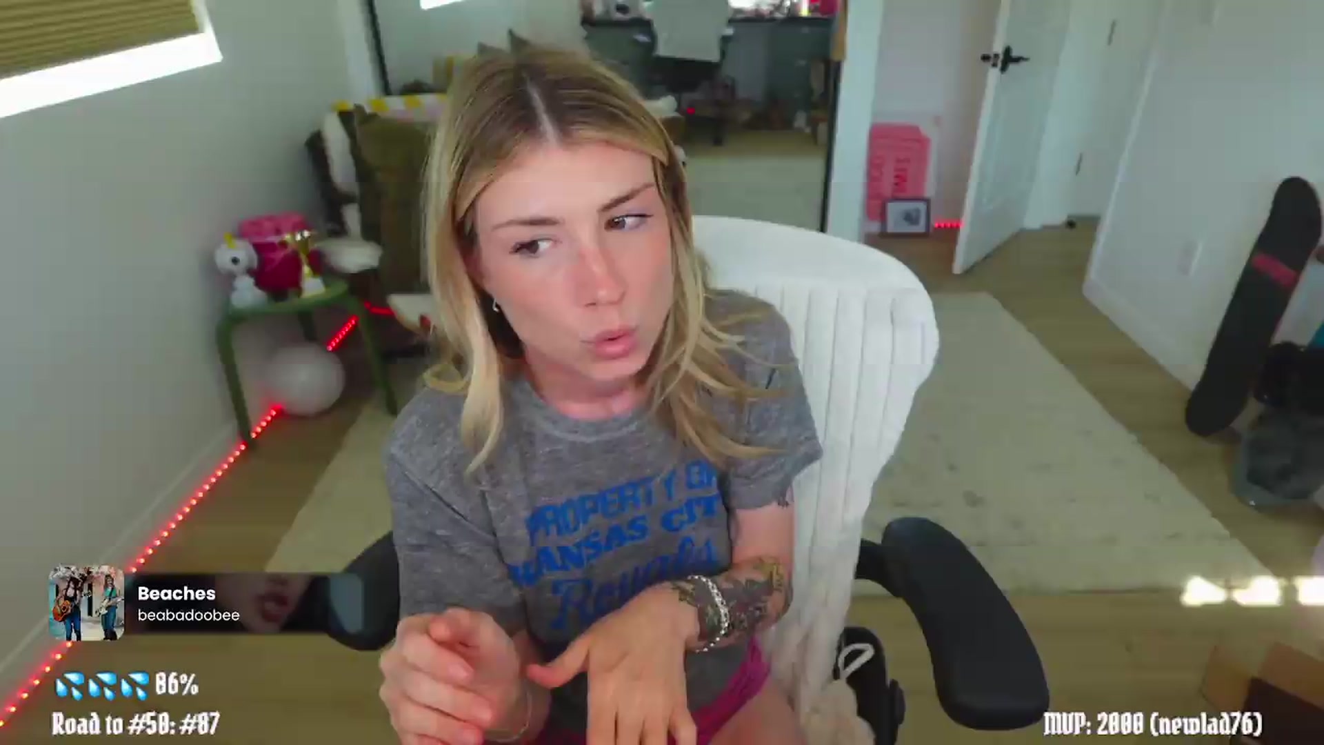 Gallery image thumbnail from stoney_fox's myfreecams stream on, 05/14/2026, 02:29 image 5 of 20