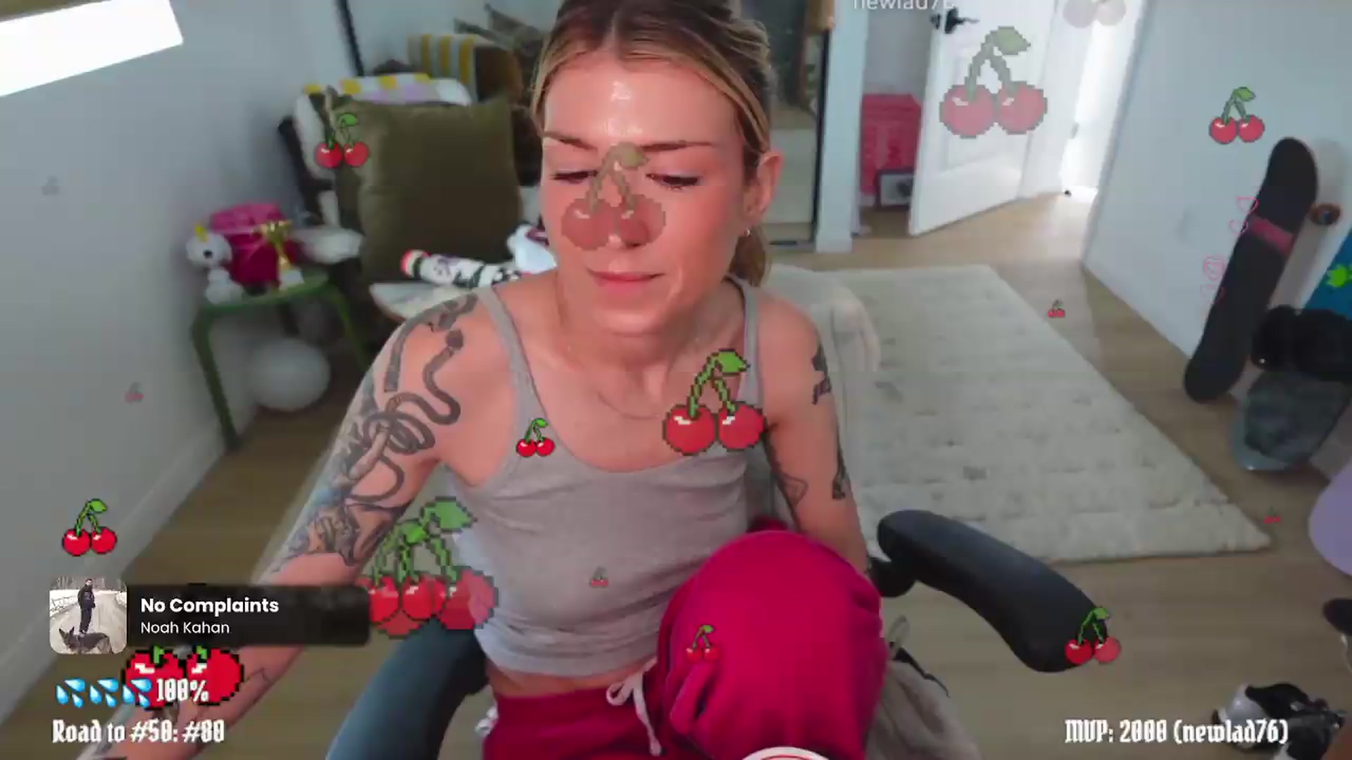 Gallery image thumbnail from stoney_fox's myfreecams stream on, 05/17/2026, 18:29 image 12 of 20