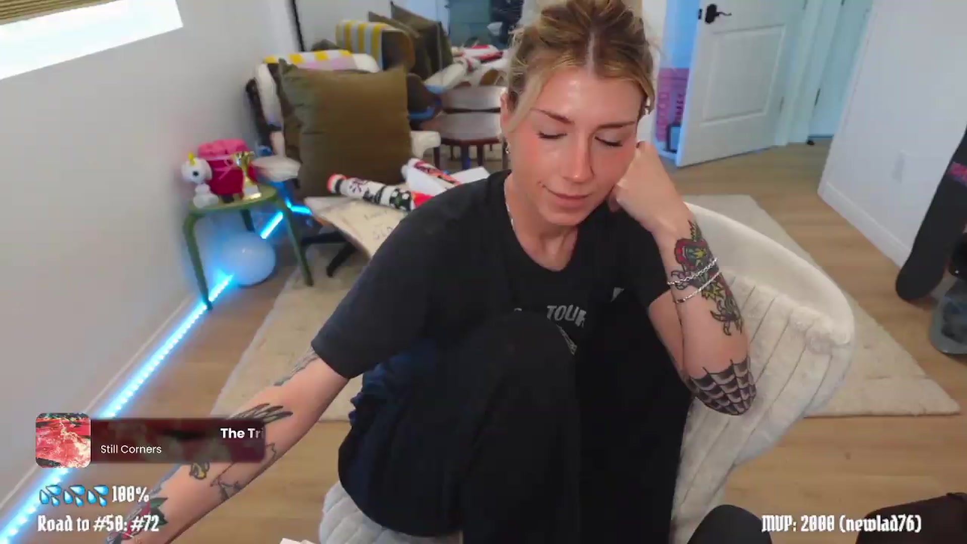 Gallery image thumbnail from stoney_fox's myfreecams stream on, 05/18/2026, 19:02 image 10 of 20