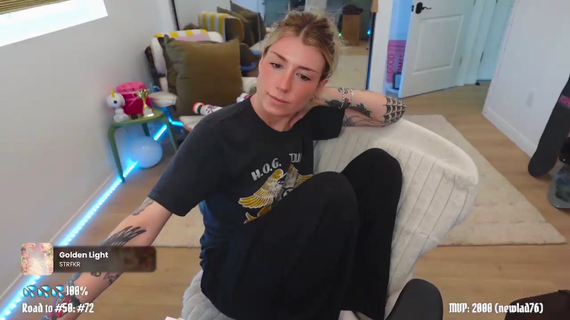 Gallery image thumbnail from stoney_fox's myfreecams stream on, 05/18/2026, 19:02 image 9 of 20