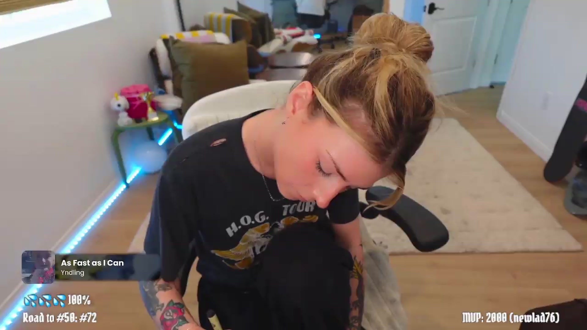 Gallery image thumbnail from stoney_fox's myfreecams stream on, 05/18/2026, 19:02 image 19 of 20