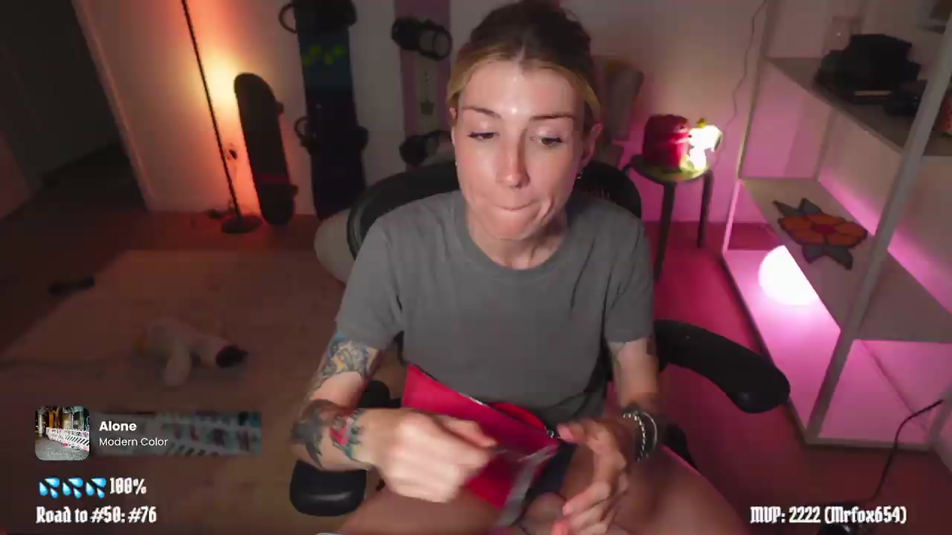 Gallery image thumbnail from stoney_fox's myfreecams stream on, 05/23/2026, 03:32 image 16 of 20
