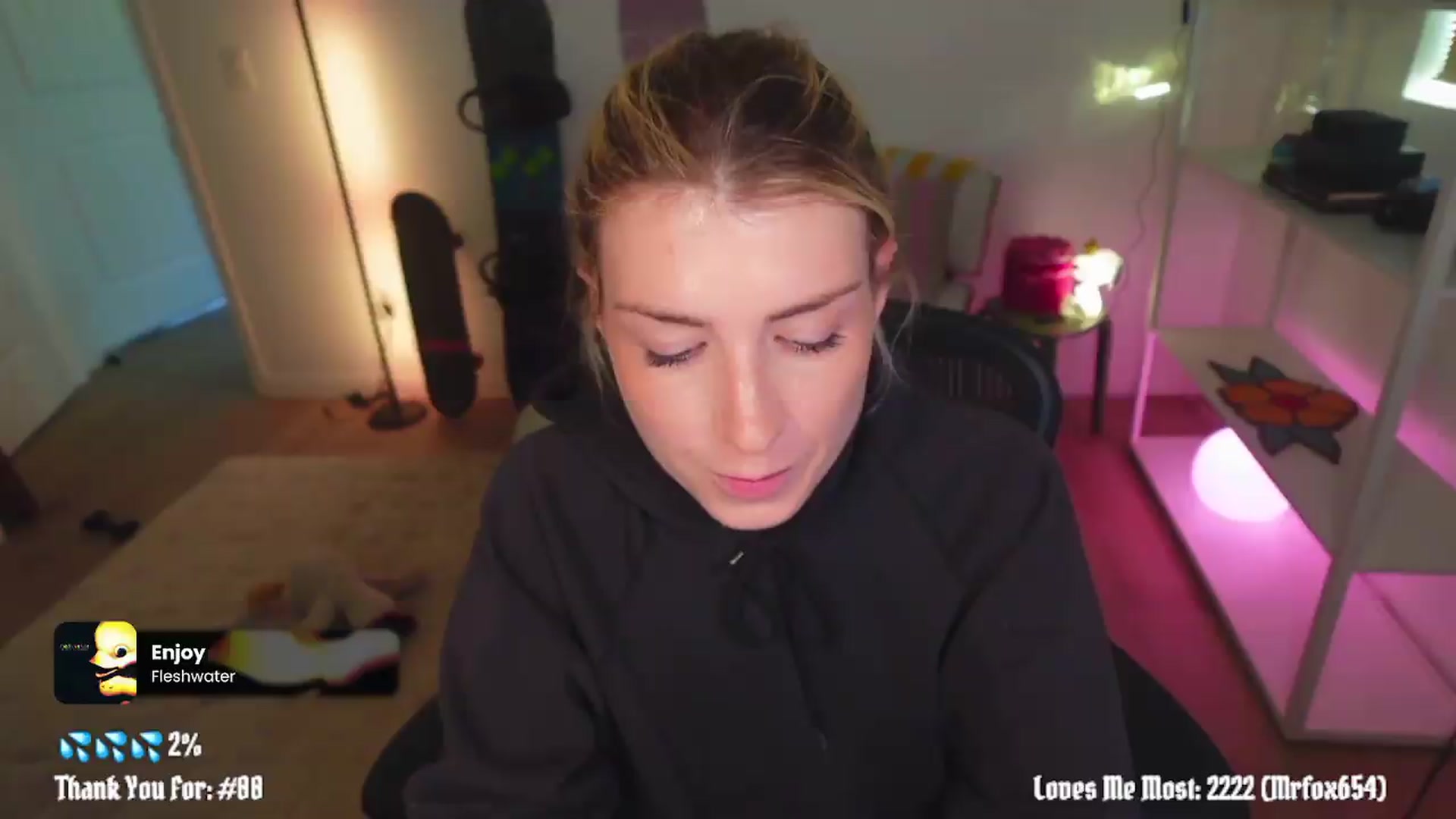 Gallery image thumbnail from stoney_fox's myfreecams stream on, 05/25/2026, 03:19 image 7 of 20