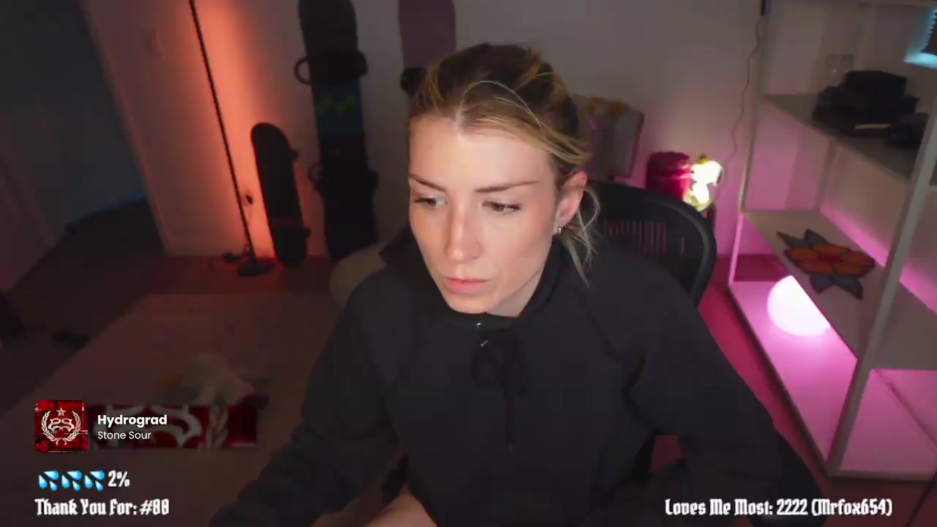 Gallery image thumbnail from stoney_fox's myfreecams stream on, 05/25/2026, 03:19 image 15 of 20