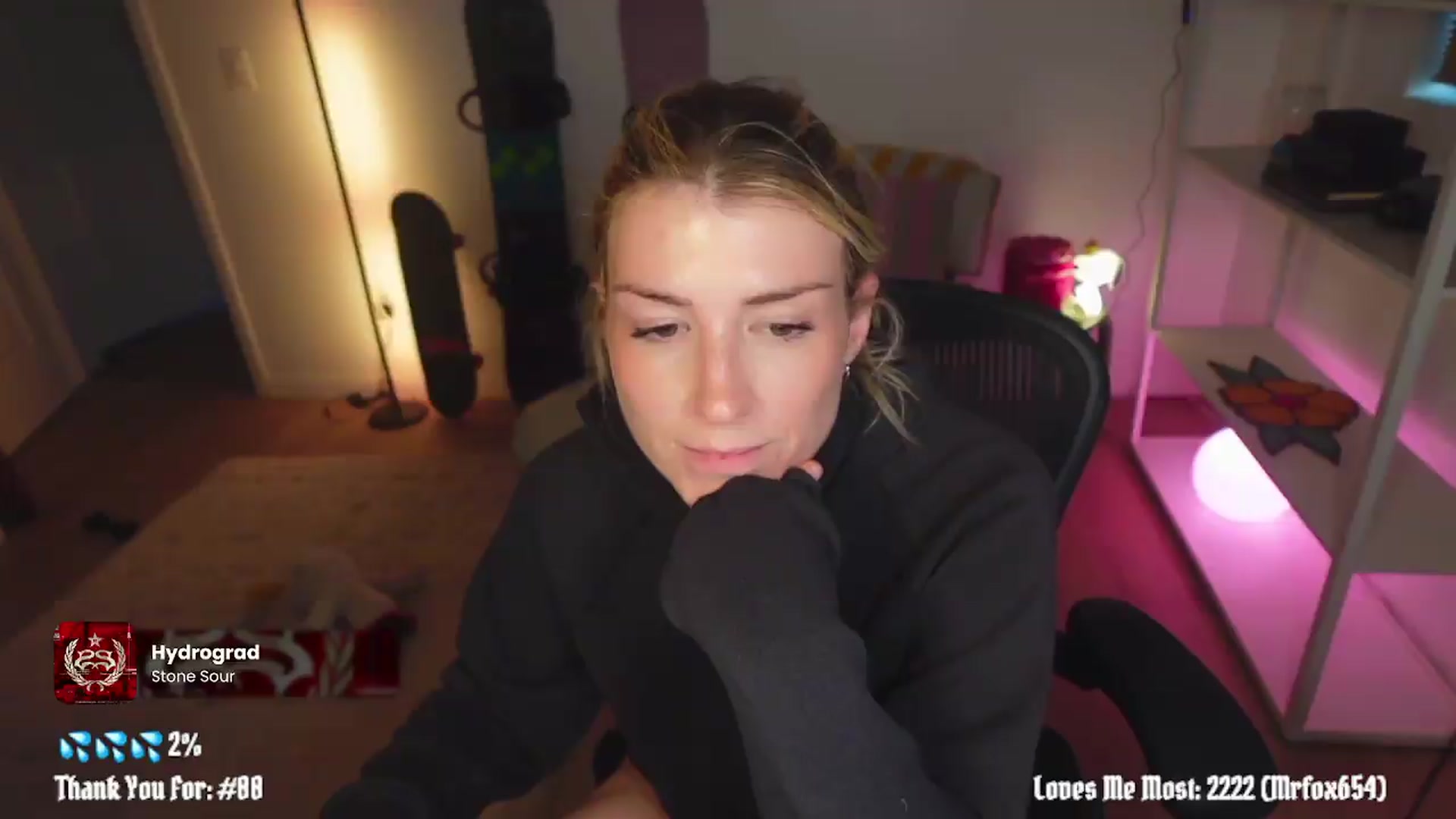 Gallery image thumbnail from stoney_fox's myfreecams stream on, 05/25/2026, 03:19 image 16 of 20