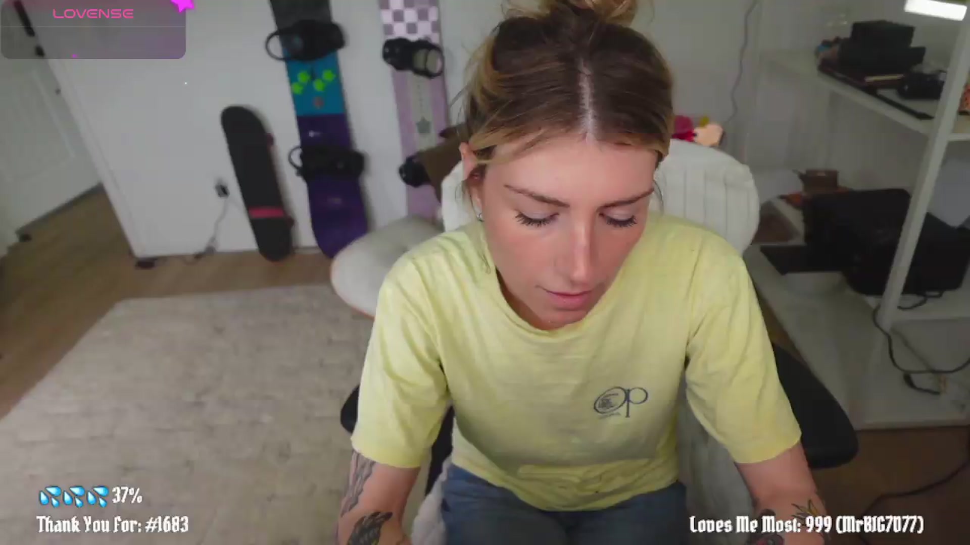 Gallery image thumbnail from stoney_fox's myfreecams stream on, 06/05/2026, 22:30 image 10 of 20