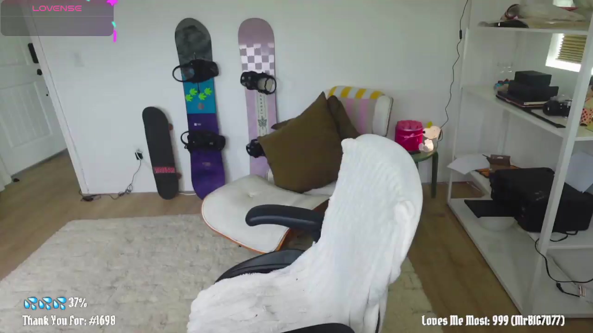 Gallery image thumbnail from stoney_fox's myfreecams stream on, 06/05/2026, 22:30 image 8 of 20