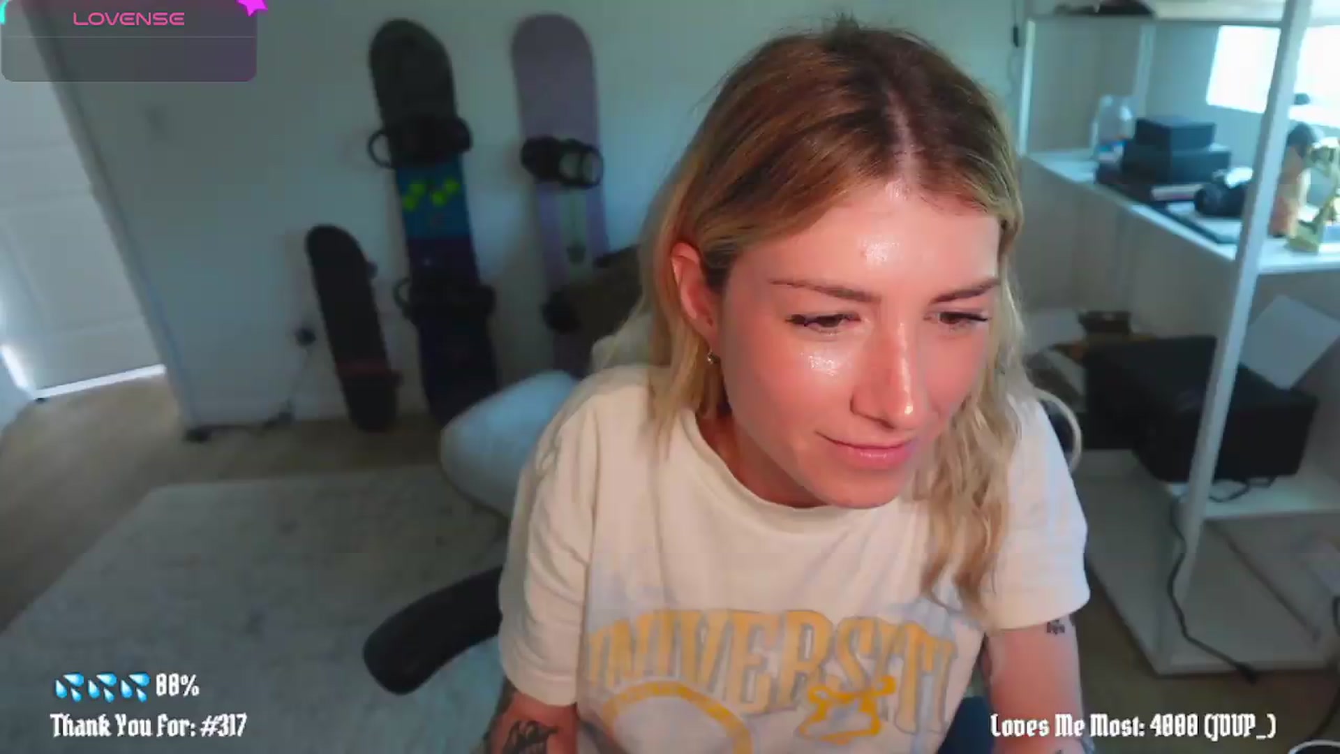 Gallery image thumbnail from stoney_fox's myfreecams stream on, 06/08/2026, 19:24 image 18 of 20
