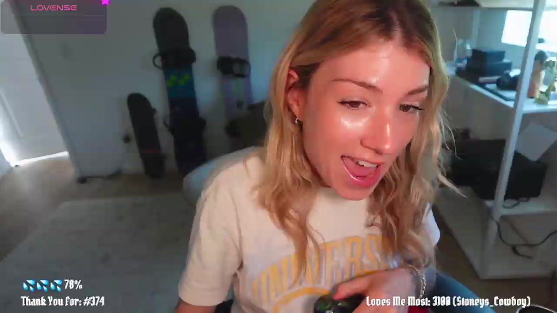 Gallery image thumbnail from stoney_fox's myfreecams stream on, 06/08/2026, 19:24 image 11 of 20