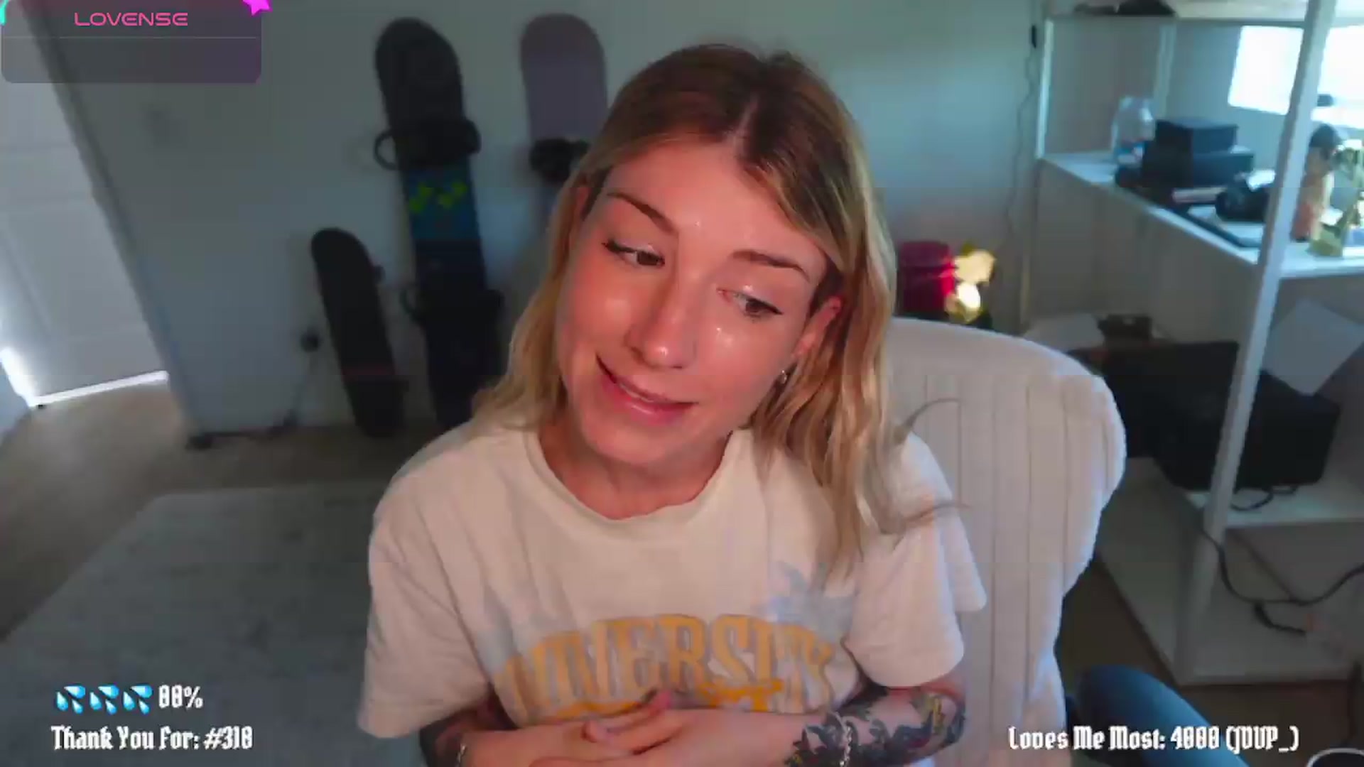 Gallery image thumbnail from stoney_fox's myfreecams stream on, 06/08/2026, 19:24 image 14 of 20