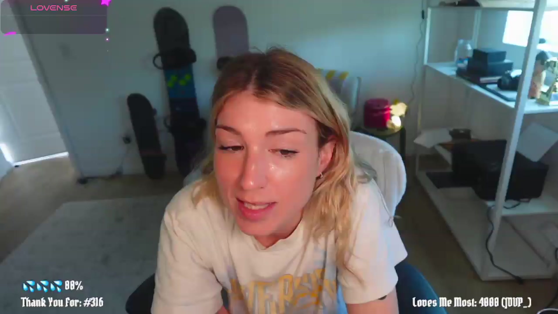 Gallery image thumbnail from stoney_fox's myfreecams stream on, 06/08/2026, 19:24 image 16 of 20