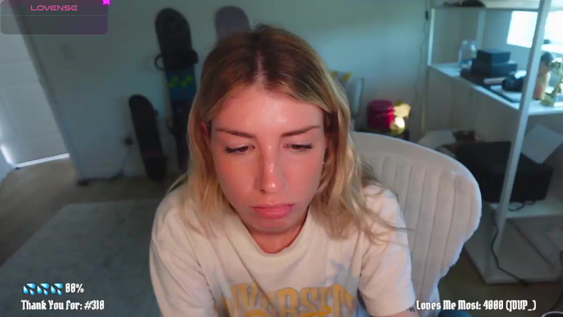 Gallery image thumbnail from stoney_fox's myfreecams stream on, 06/08/2026, 19:24 image 19 of 20
