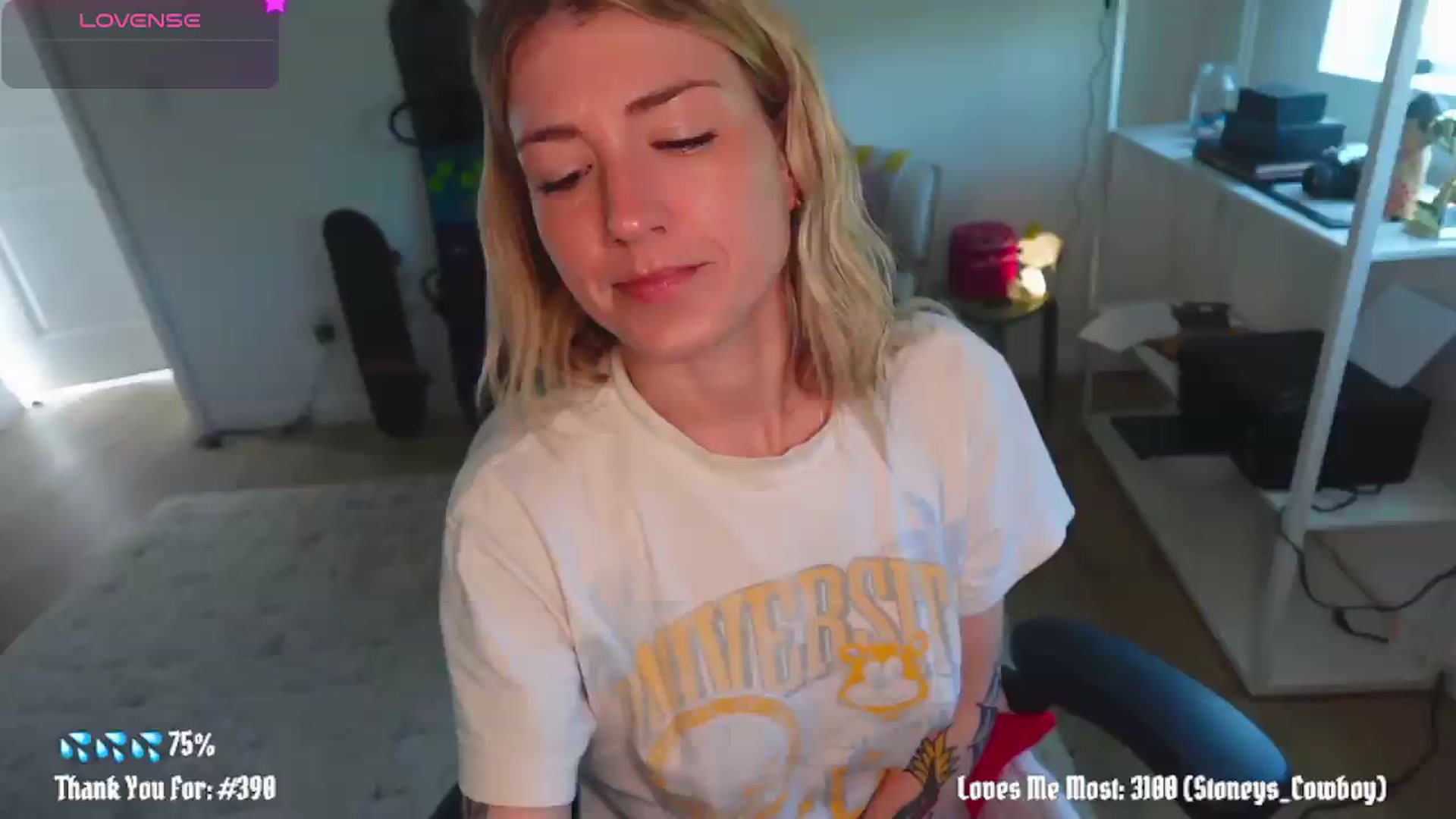 Gallery image thumbnail from stoney_fox's myfreecams stream on, 06/08/2026, 19:24 image 7 of 20