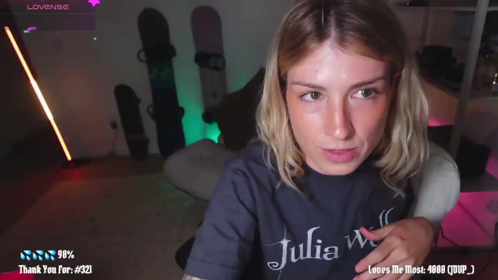 Gallery image thumbnail from stoney_fox's myfreecams stream on, 06/10/2026, 04:40 image 17 of 20