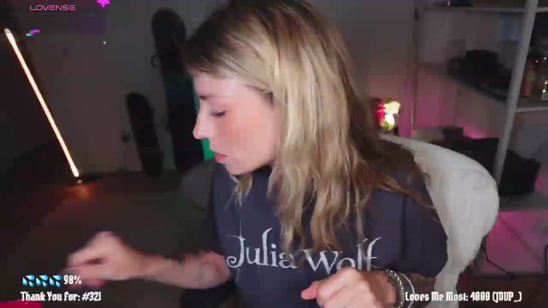Gallery image thumbnail from stoney_fox's myfreecams stream on, 06/10/2026, 04:40 image 18 of 20