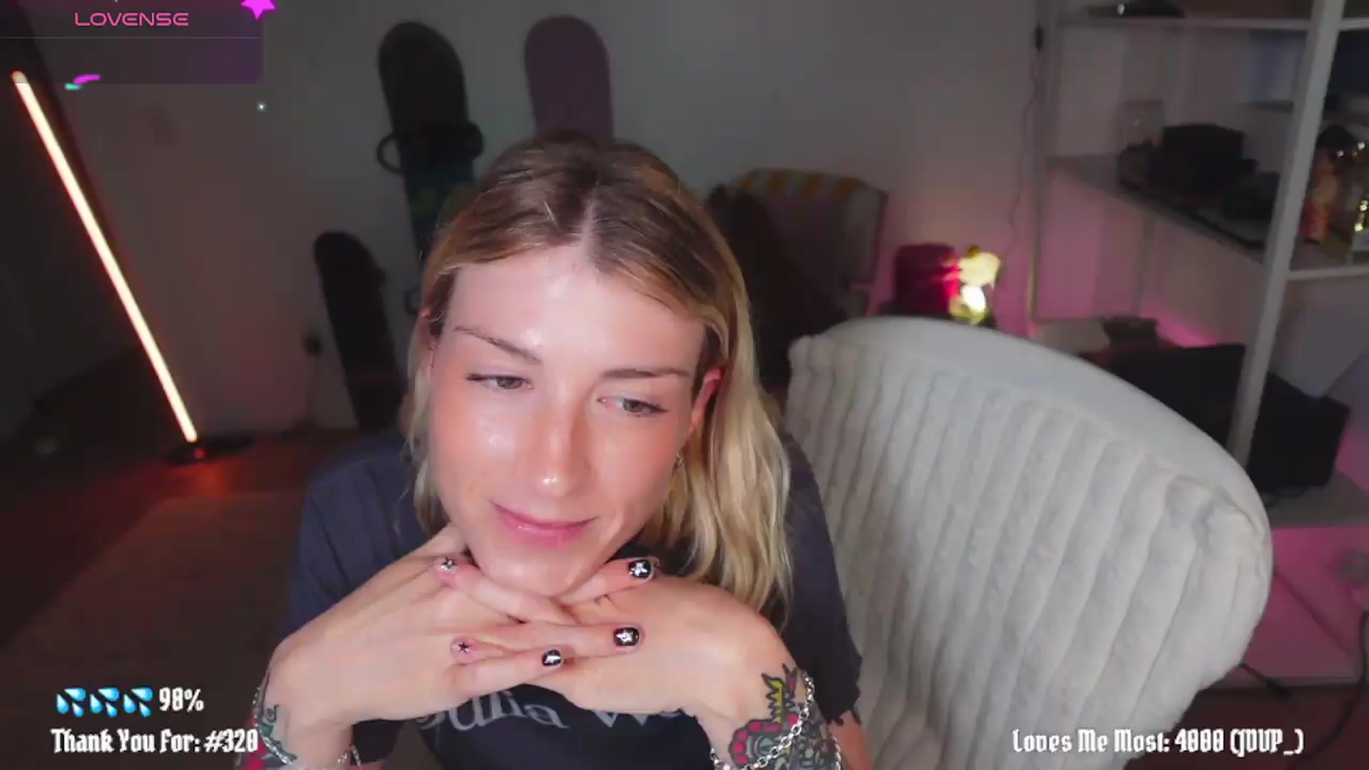 Gallery image thumbnail from stoney_fox's myfreecams stream on, 06/10/2026, 04:40 image 19 of 20