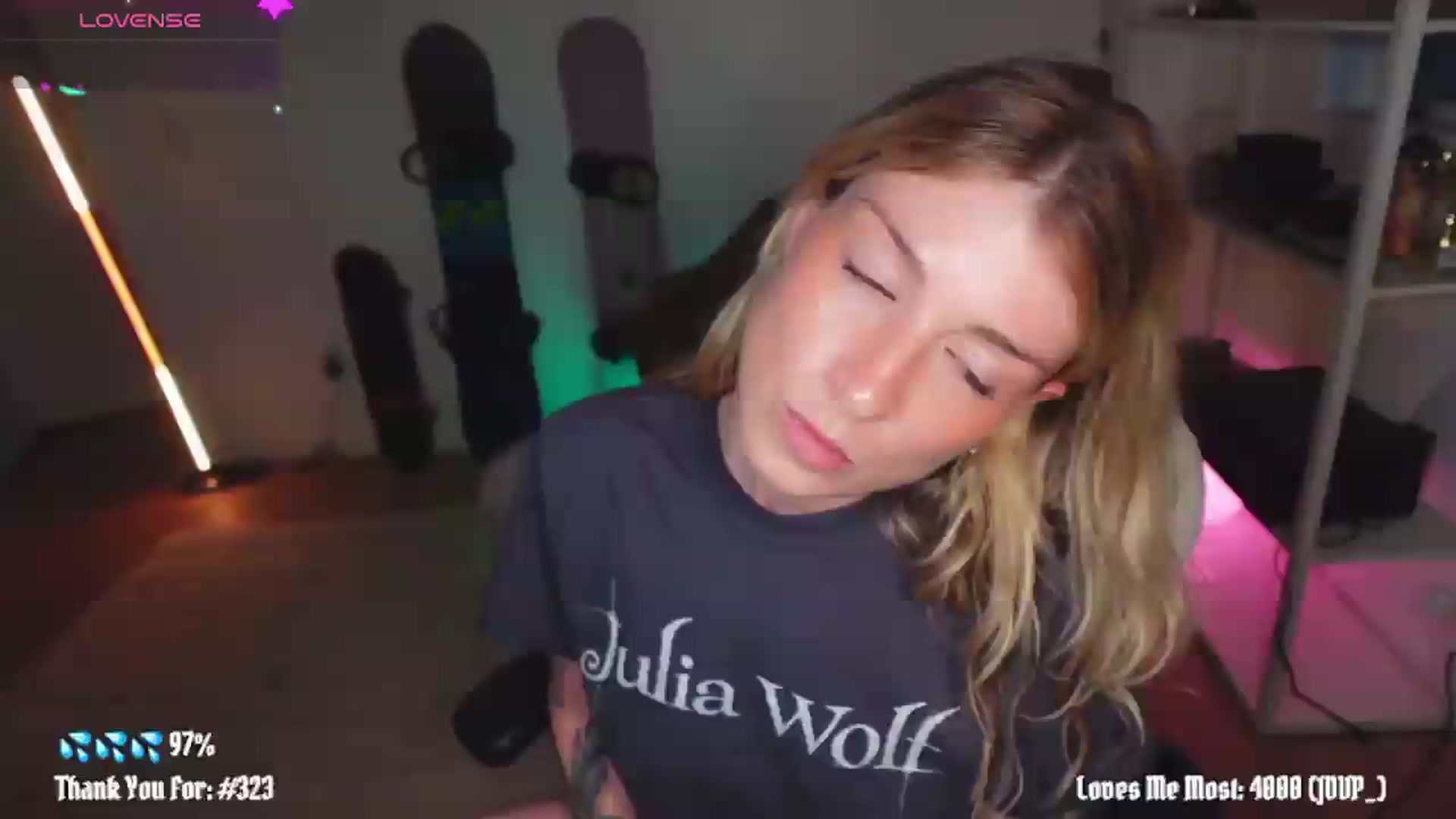Gallery image thumbnail from stoney_fox's myfreecams stream on, 06/10/2026, 04:40 image 13 of 20
