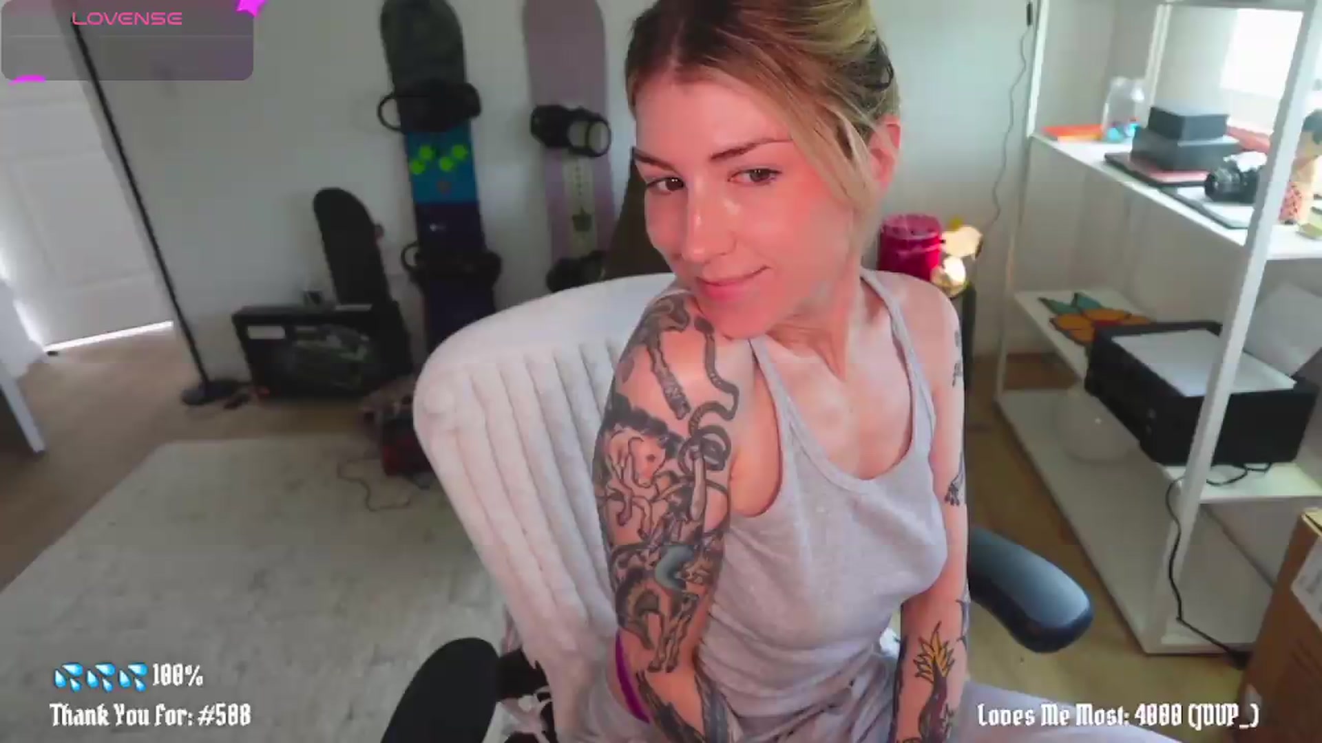 Gallery image thumbnail from stoney_fox's myfreecams stream on, 06/15/2026, 20:08 image 20 of 20