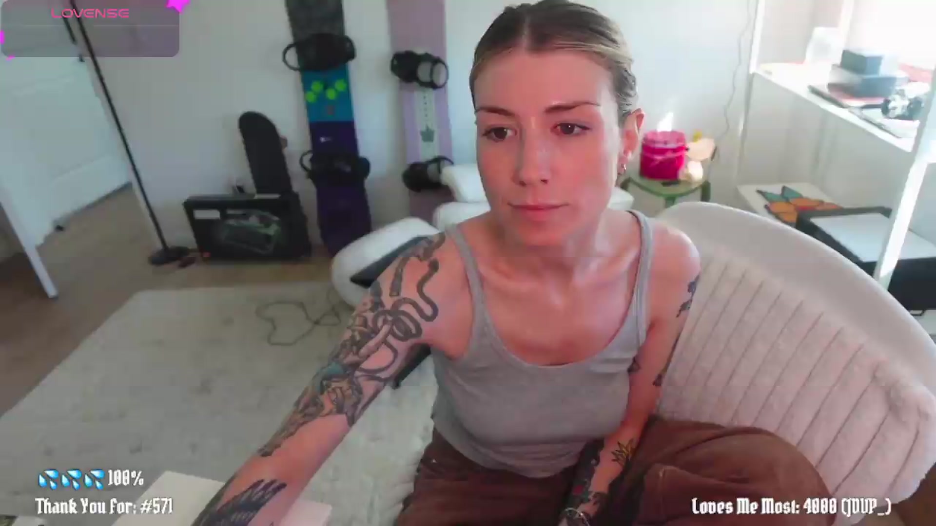 Gallery image thumbnail from stoney_fox's myfreecams stream on, 06/16/2026, 24:01 image 15 of 20