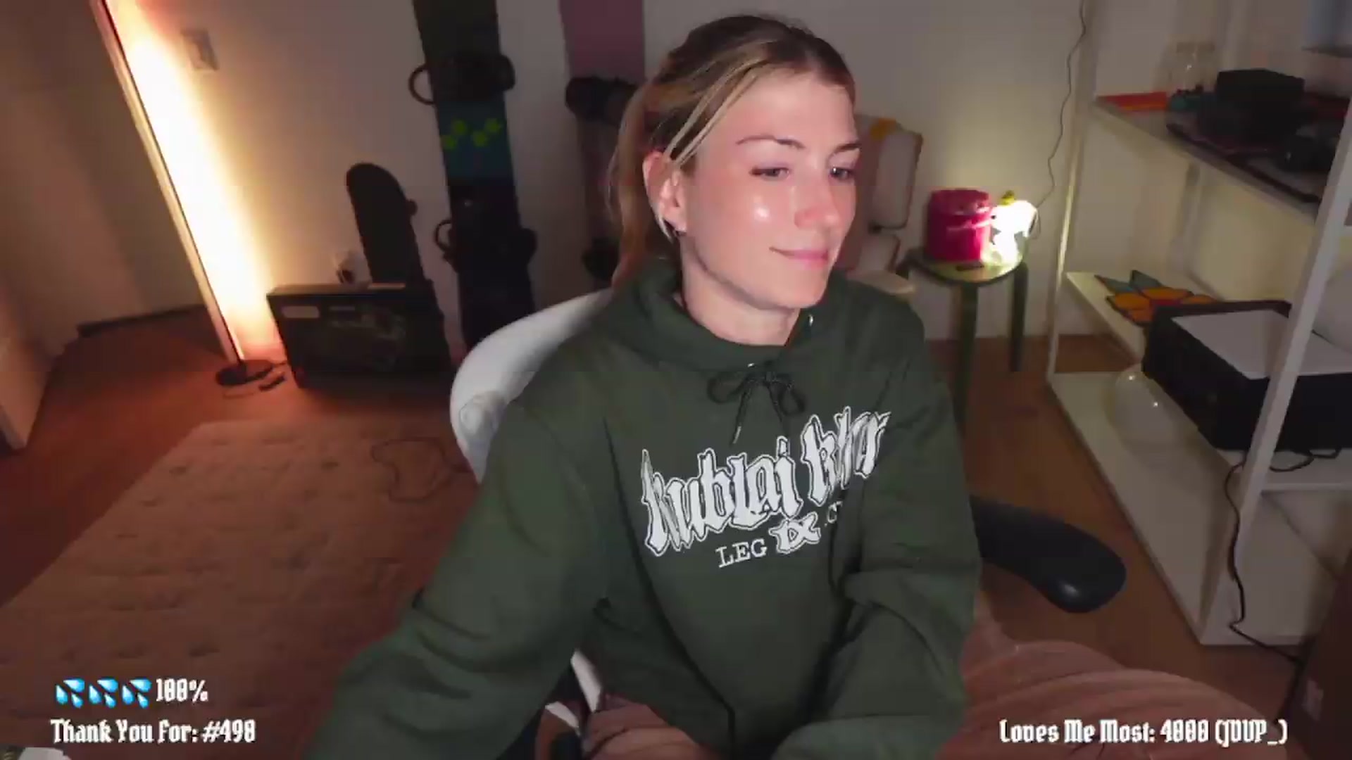 Gallery image thumbnail from stoney_fox's myfreecams stream on, 06/16/2026, 04:07 image 15 of 20