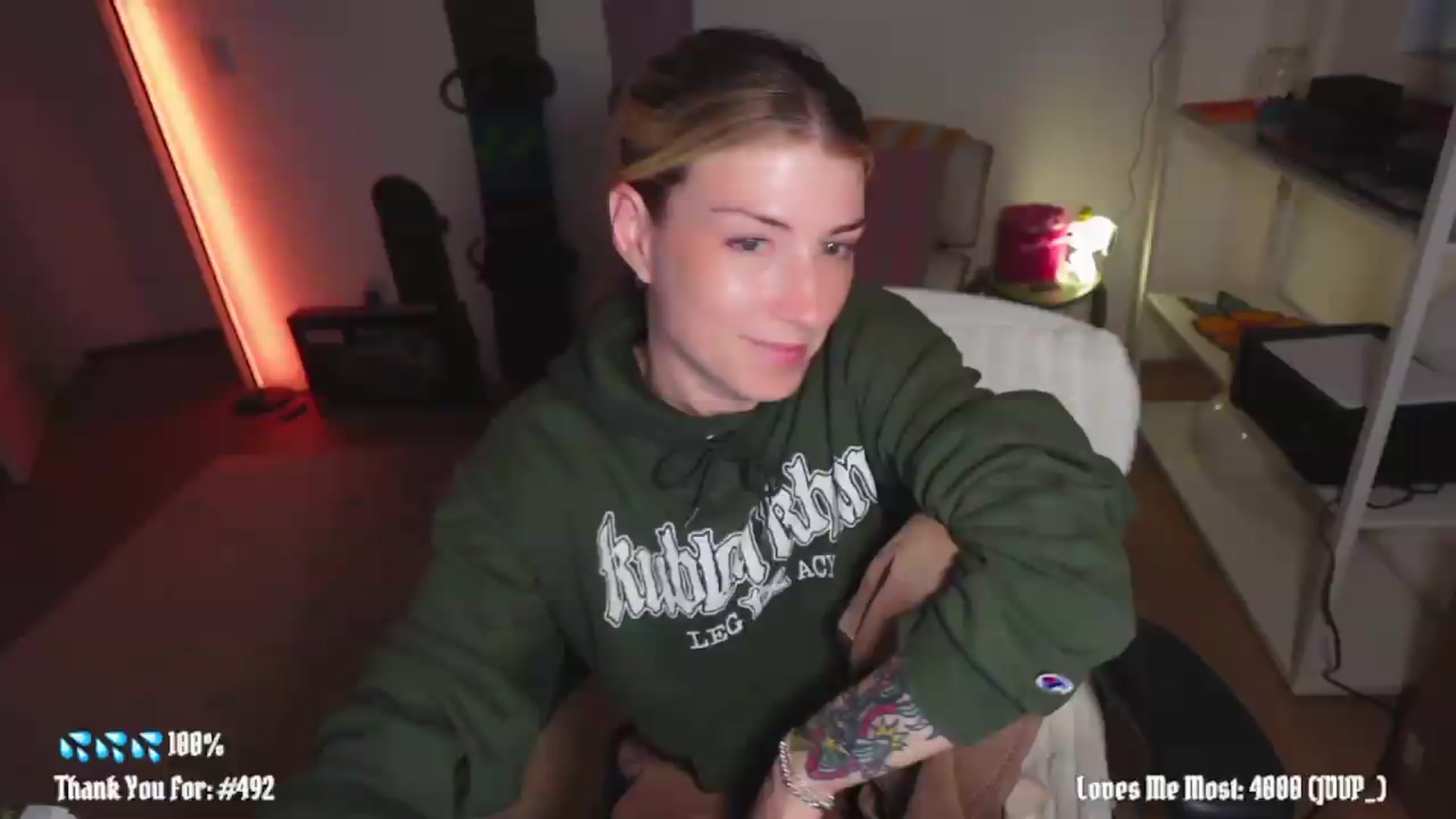 Gallery image thumbnail from stoney_fox's myfreecams stream on, 06/16/2026, 04:07 image 19 of 20