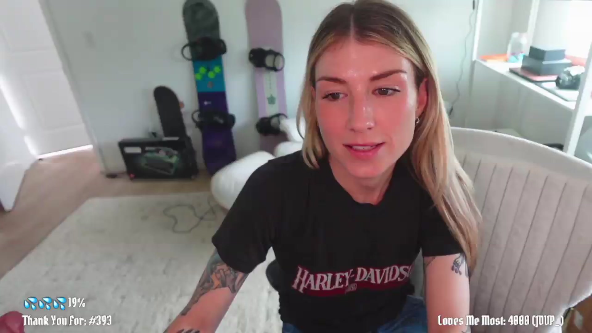 Gallery image thumbnail from stoney_fox's myfreecams stream on, 06/19/2026, 24:20 image 1 of 20