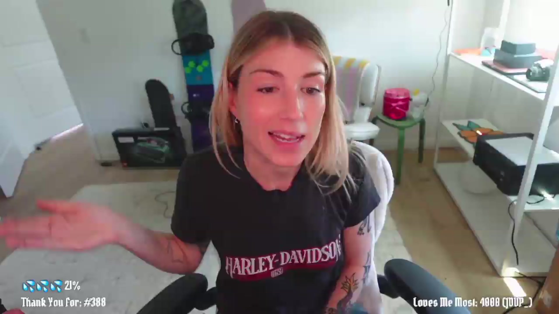 Gallery image thumbnail from stoney_fox's myfreecams stream on, 06/19/2026, 24:20 image 4 of 20