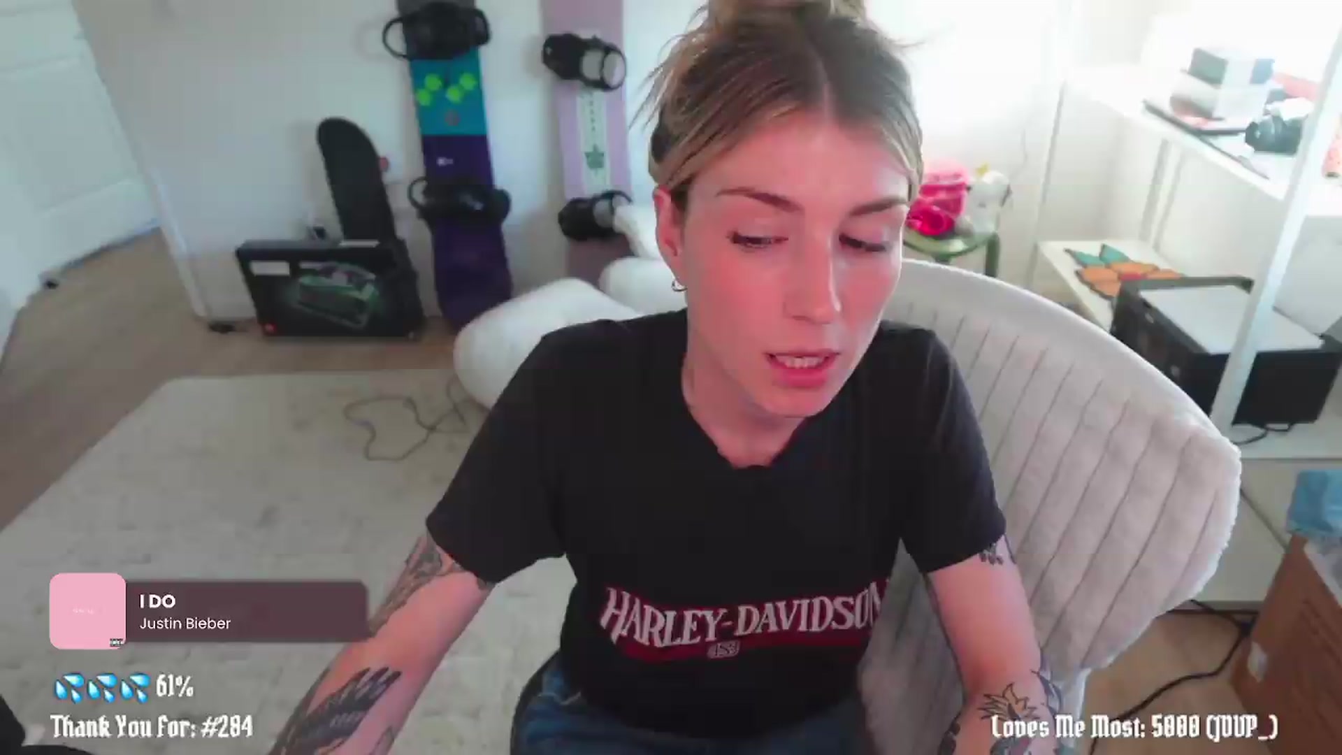 Gallery image thumbnail from stoney_fox's myfreecams stream on, 06/19/2026, 01:47 image 4 of 20