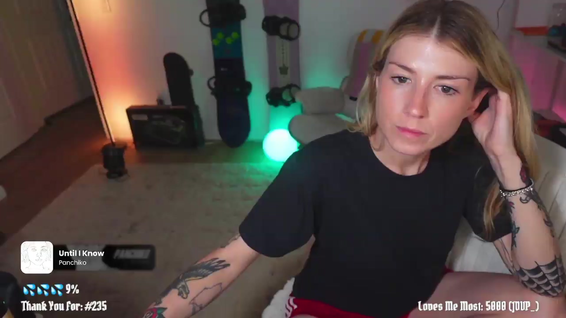 Gallery image thumbnail from stoney_fox's myfreecams stream on, 06/23/2026, 06:59 image 1 of 20