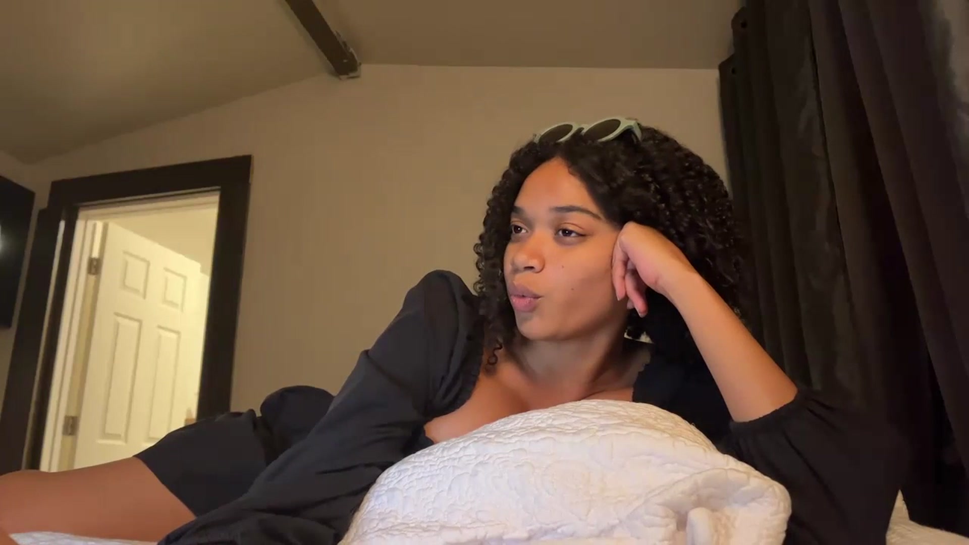 Gallery image thumbnail from studyoflust's myfreecams stream on, 07/19/2023, 07:14 image 9 of 20