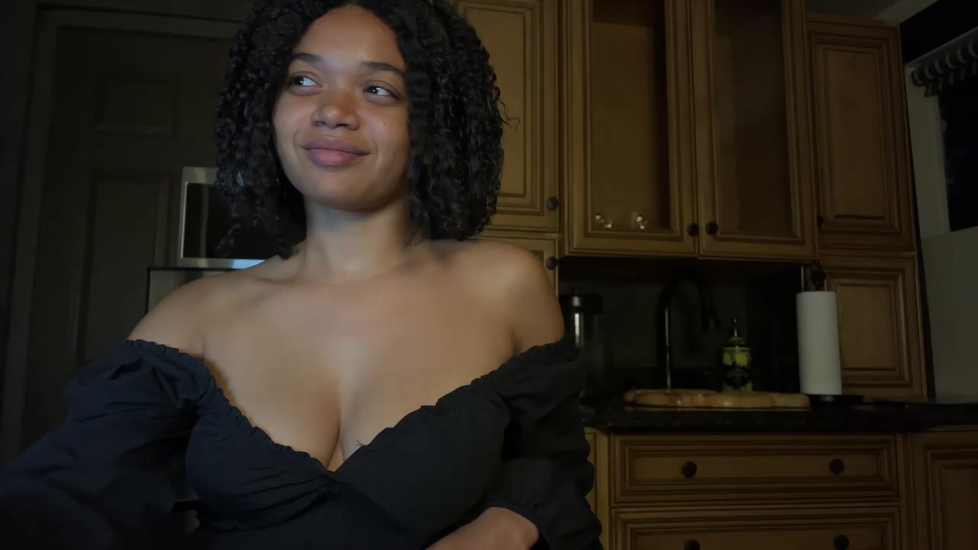 Gallery image thumbnail from studyoflust's myfreecams stream on, 07/19/2023, 08:23 image 5 of 20