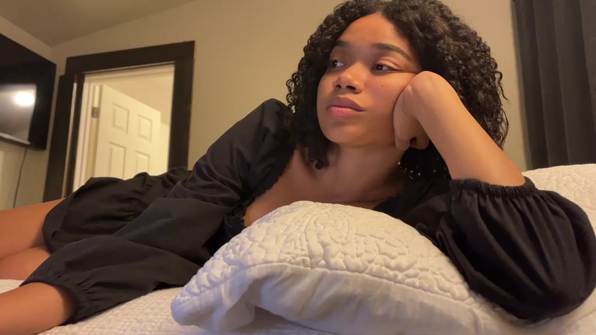 Gallery image thumbnail from studyoflust's myfreecams stream on, 07/19/2023, 10:07 image 4 of 20