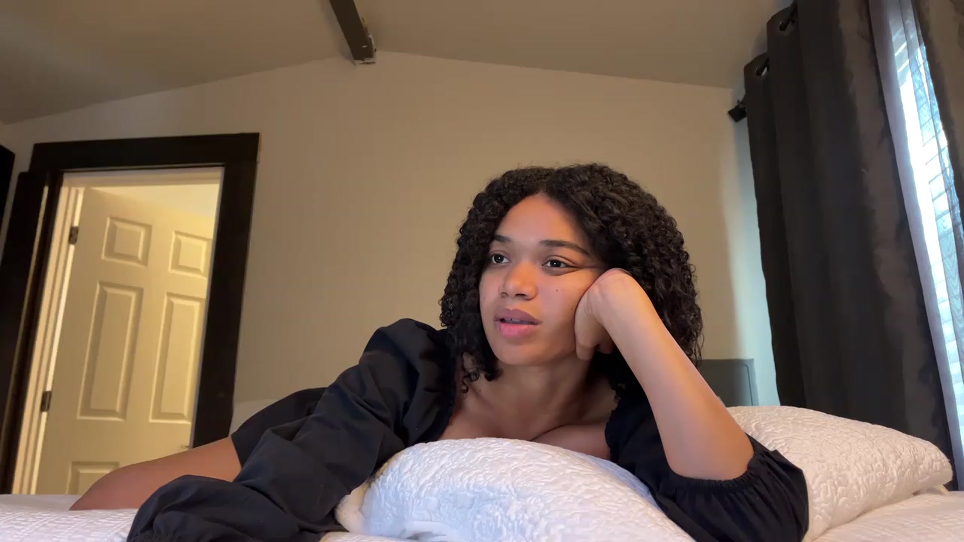 Gallery image thumbnail from studyoflust's myfreecams stream on, 07/19/2023, 16:41 image 4 of 20