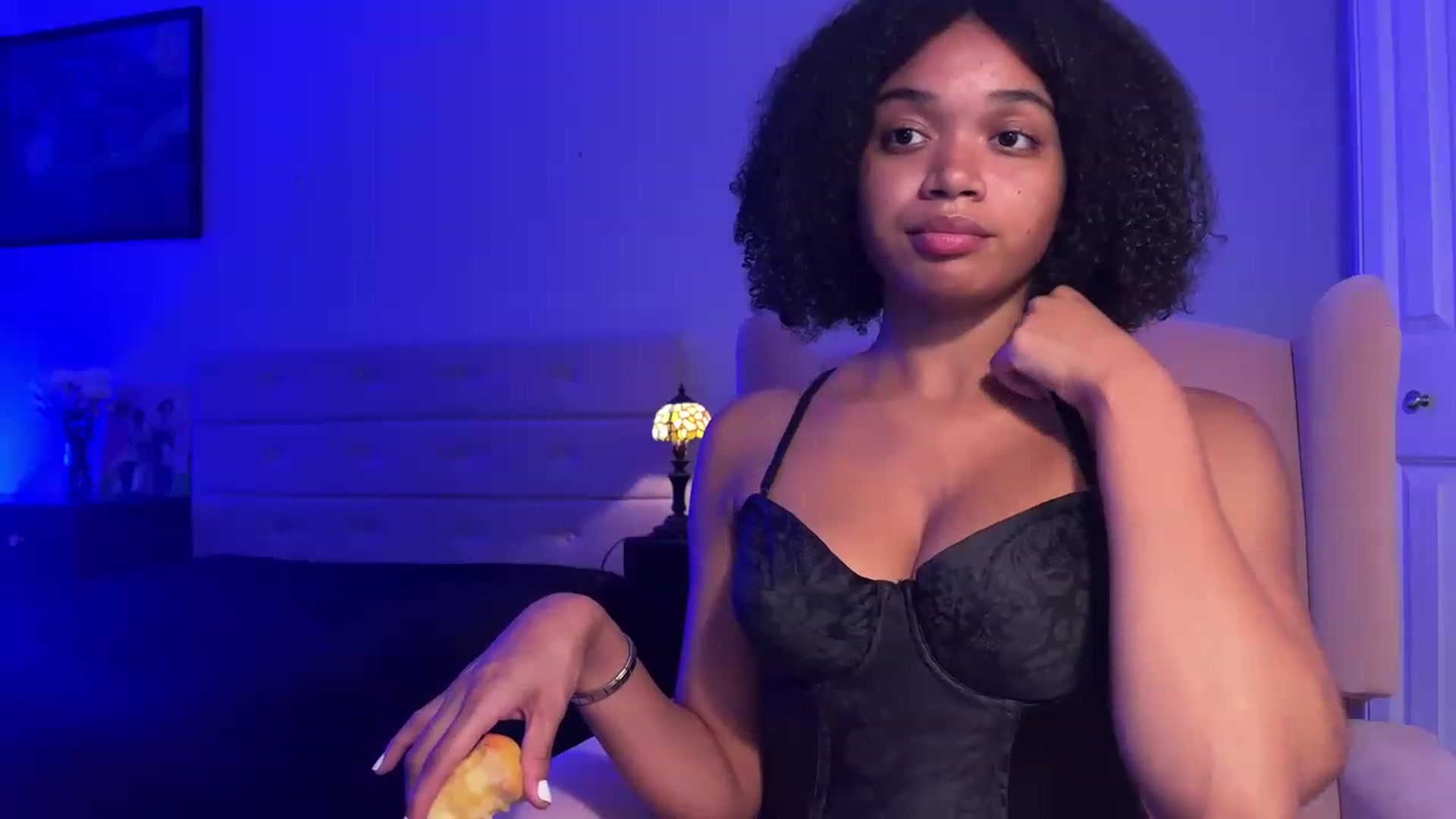 Gallery image thumbnail from studyoflust's myfreecams stream on, 08/10/2023, 01:25 image 3 of 20