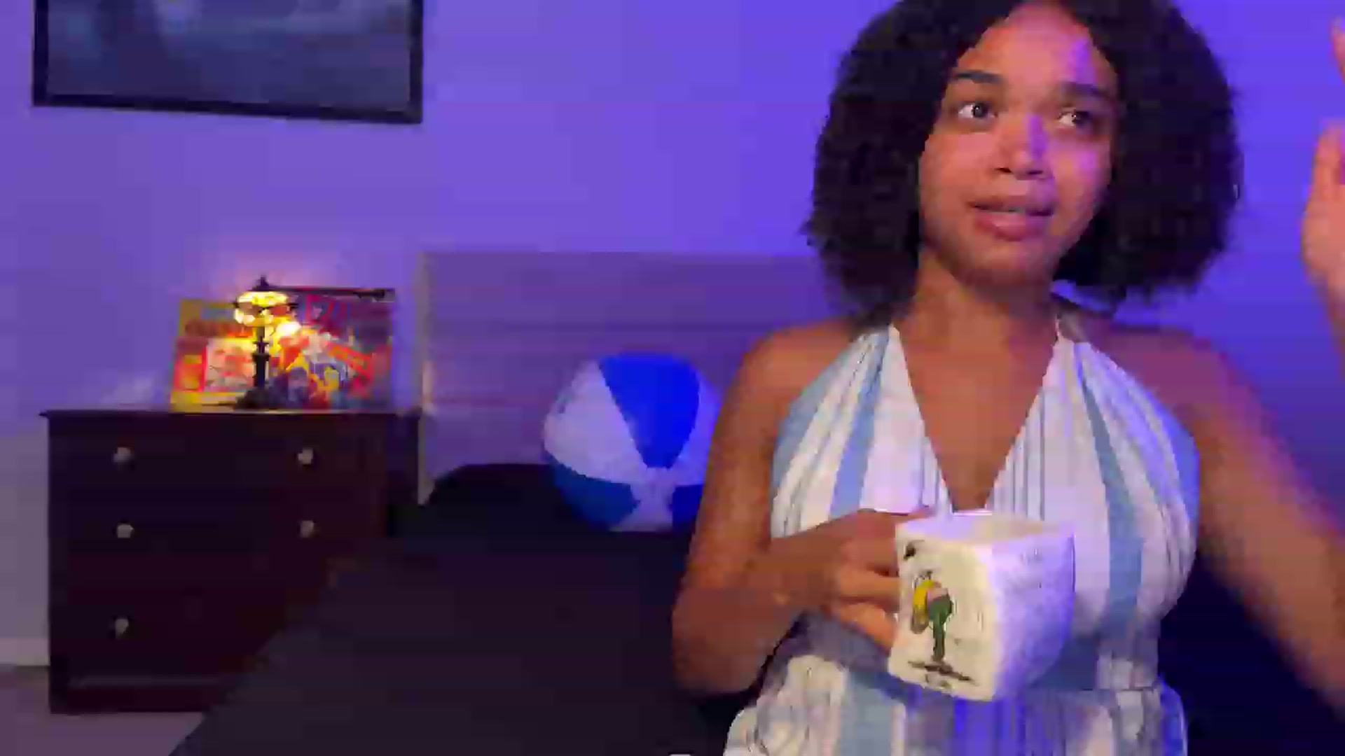 Gallery image thumbnail from studyoflust's myfreecams stream on, 08/17/2023, 24:00 image 13 of 20