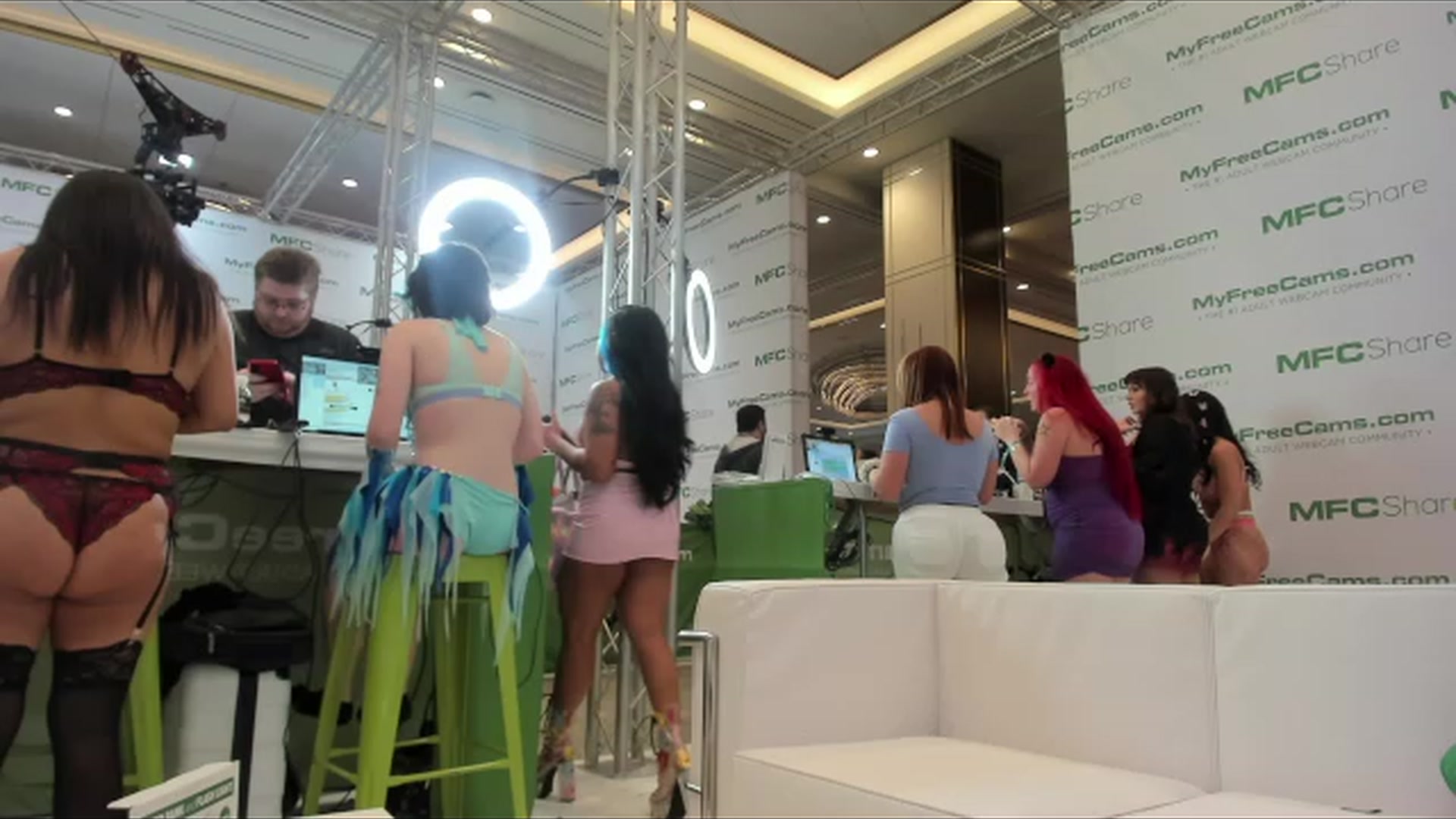 Gallery image thumbnail from sugarbb_'s myfreecams stream on, 01/07/2023, 04:05 image 4 of 20