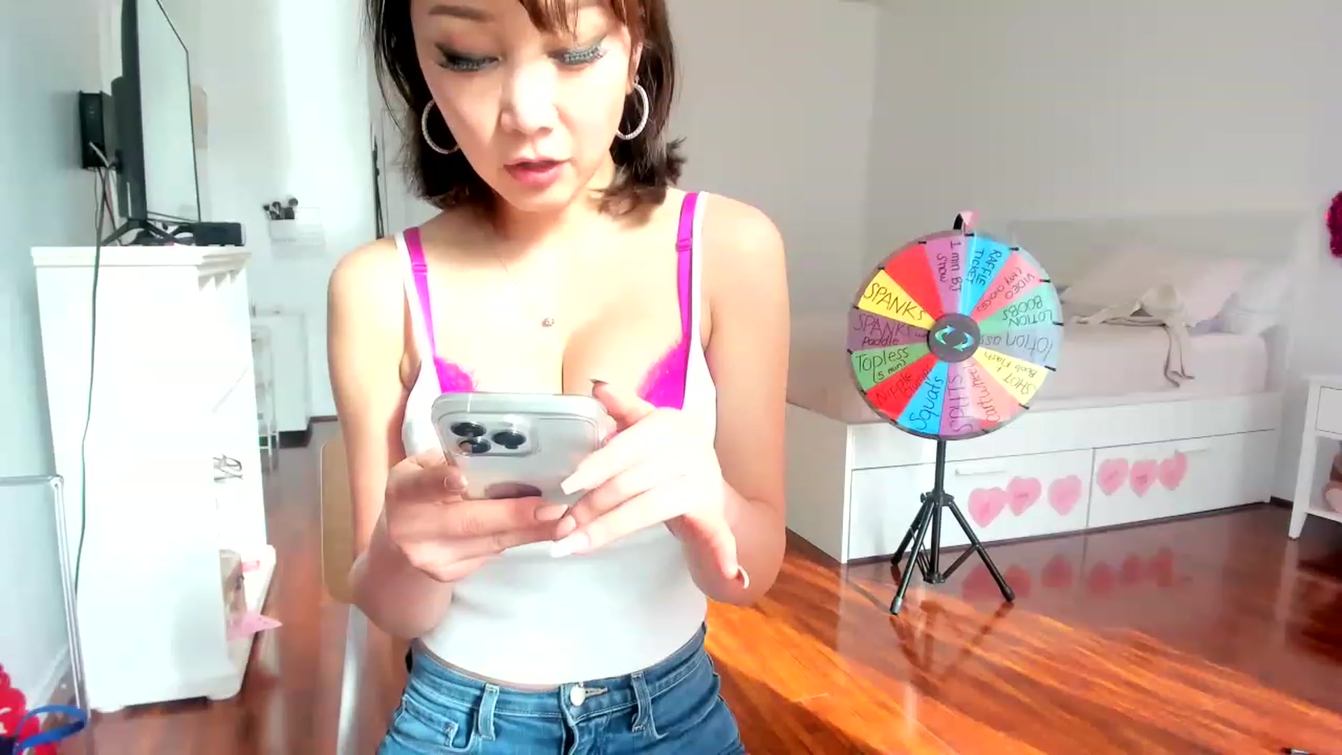 Gallery image thumbnail from sugarbb_'s myfreecams stream on, 01/18/2023, 22:27 image 12 of 20