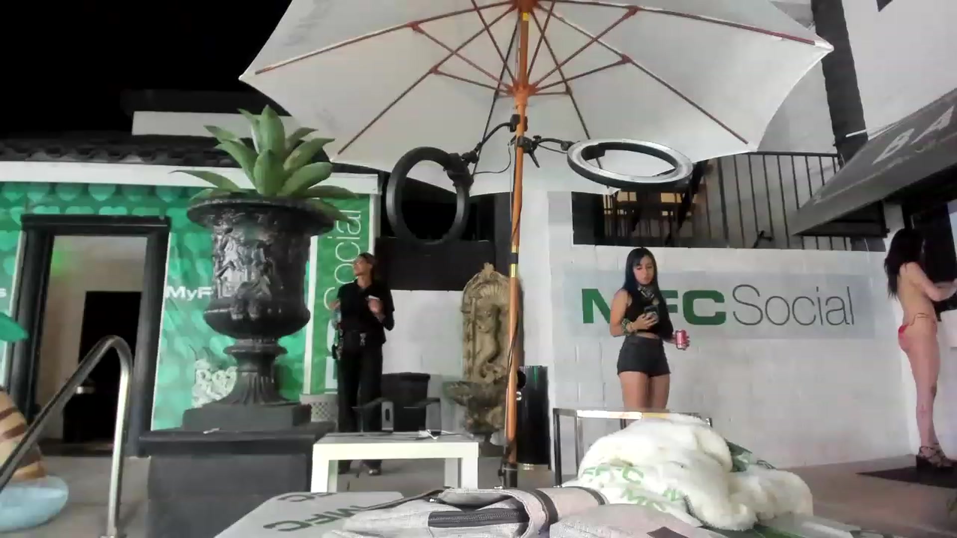 Gallery image thumbnail from sugarbb_'s myfreecams stream on, 05/23/2023, 07:16 image 7 of 20