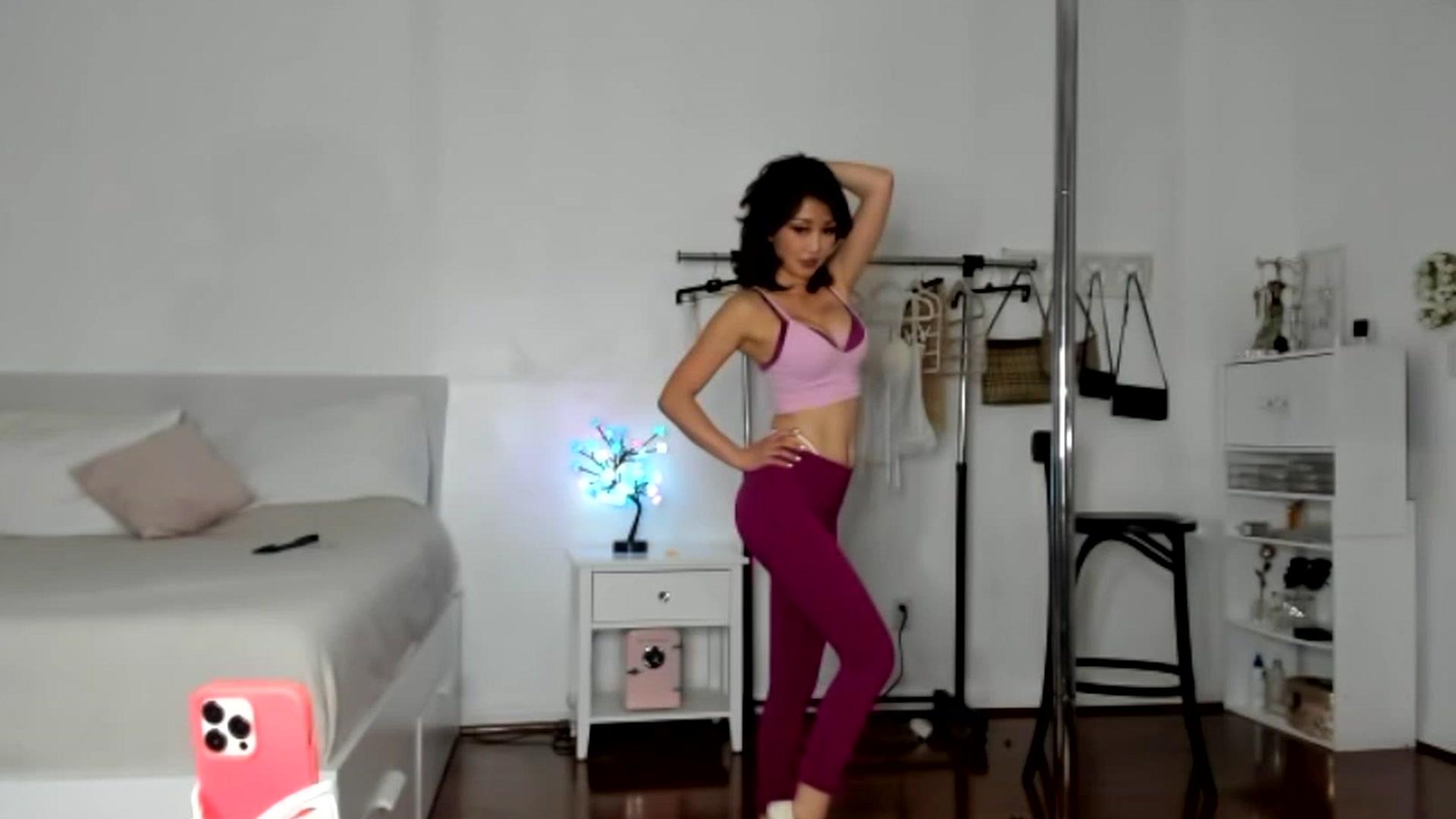 Gallery image thumbnail from sugarbb_'s myfreecams stream on, 06/02/2023, 07:30 image 15 of 20