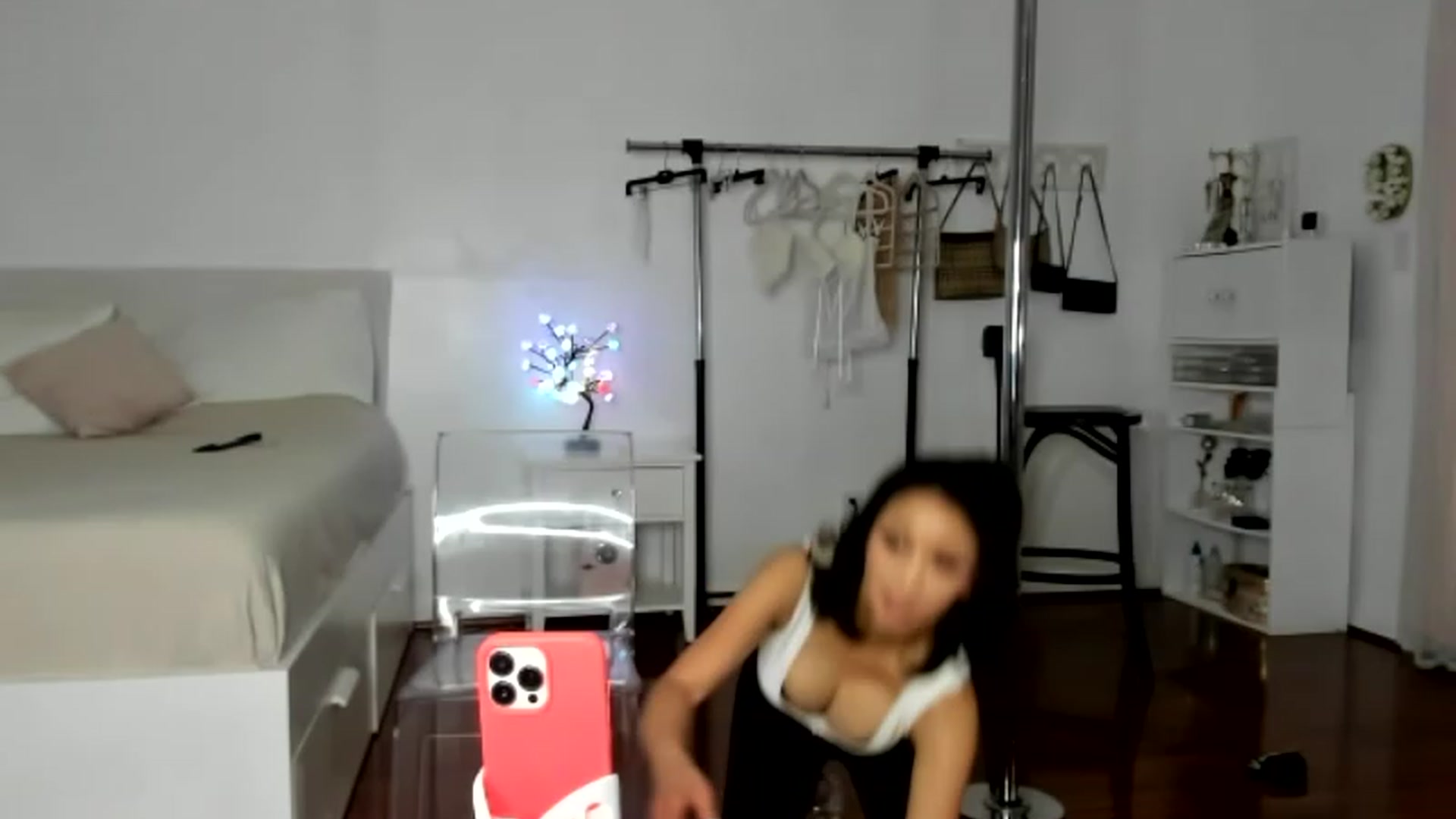 Gallery image thumbnail from sugarbb_'s myfreecams stream on, 06/02/2023, 08:15 image 8 of 20
